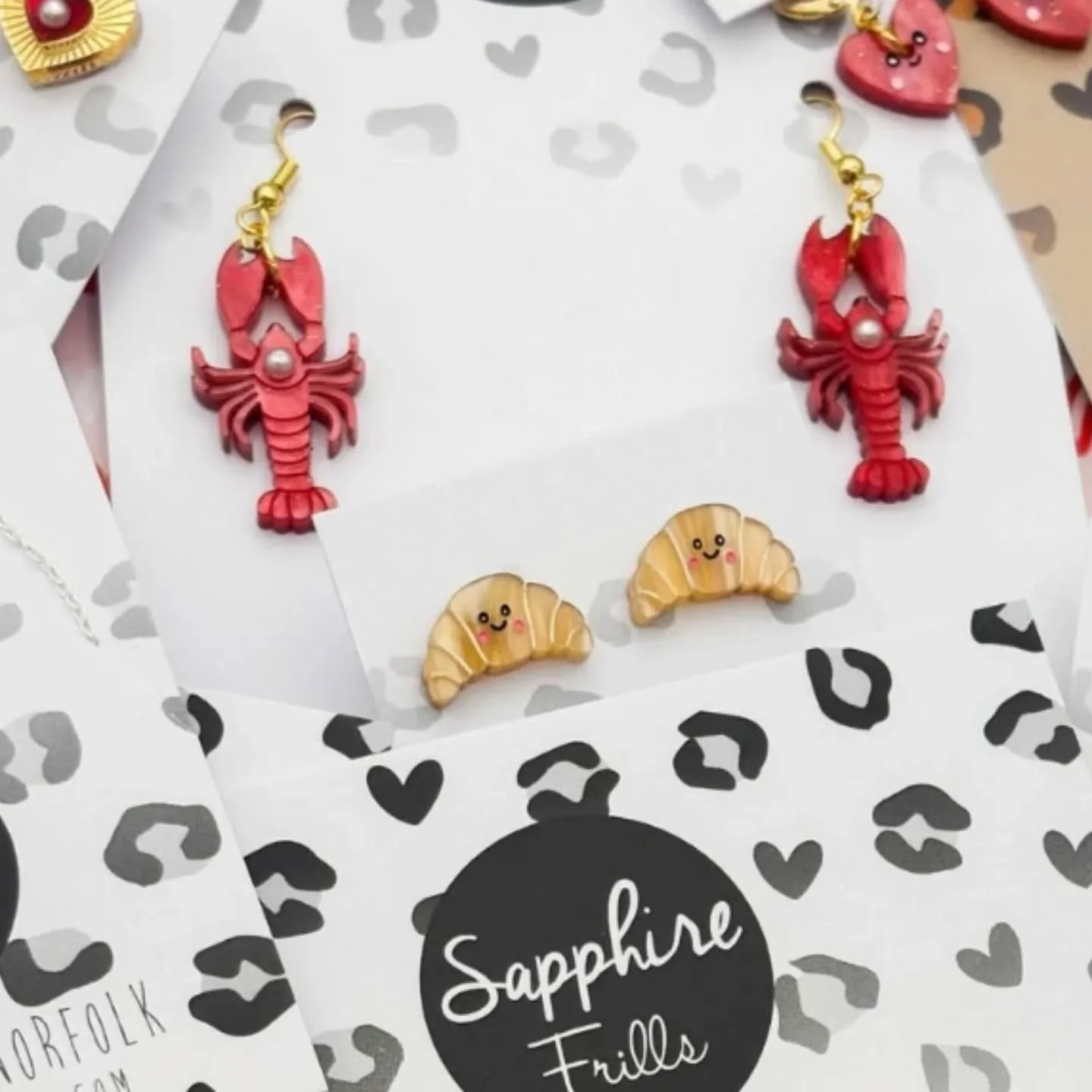 Ad affiliate So tomorrow night the next launch of @sapphirefrills goes live 
How amazing are the croissants and lobsters.
Don't forget to use my code to get 10% off. Link on bio and in stories.
It's my birthday in Sunday so might be treating myself.