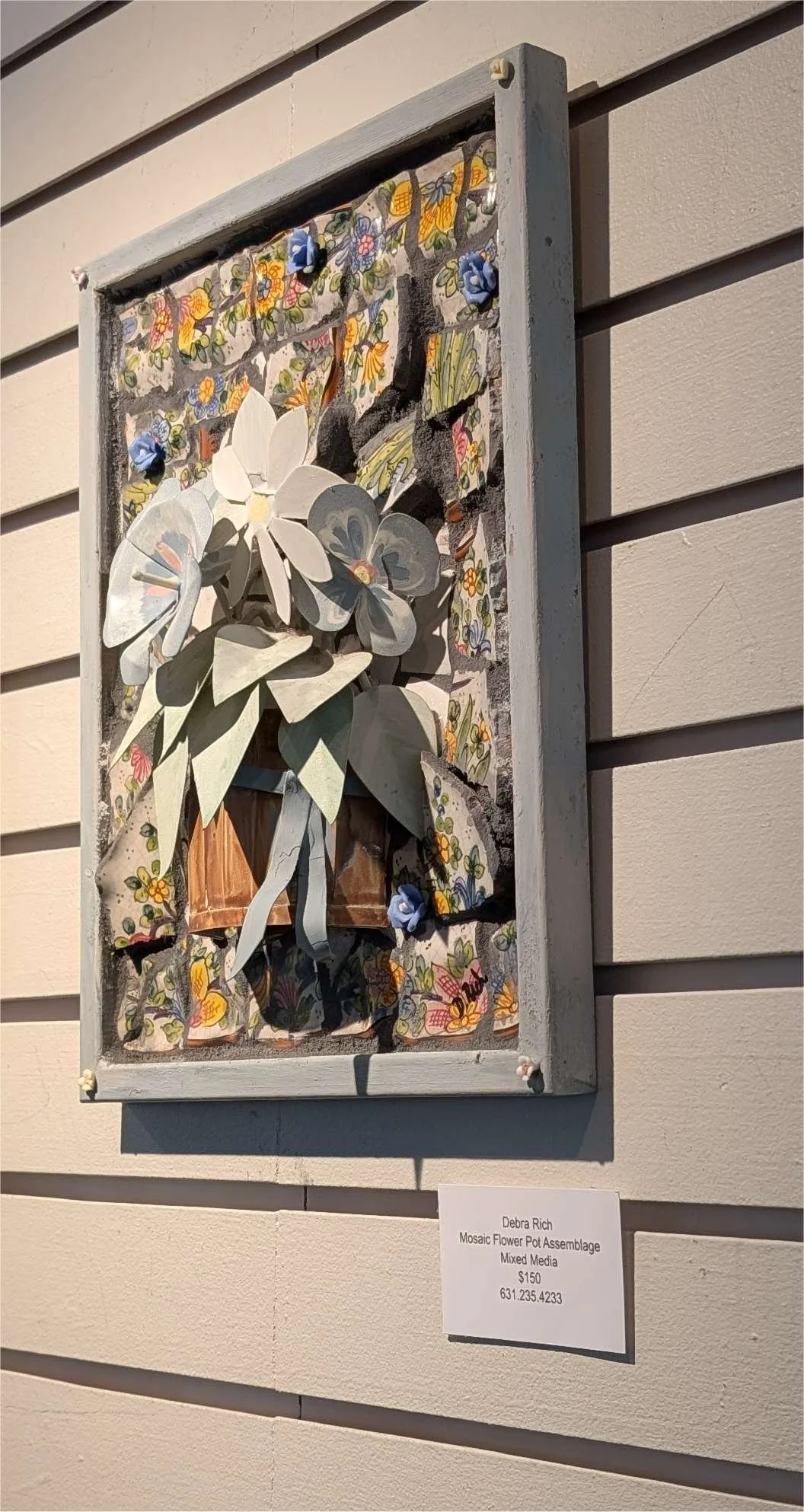 Mosaic Flower Pot Assemblage-on-display-at Harbor-Club-left side