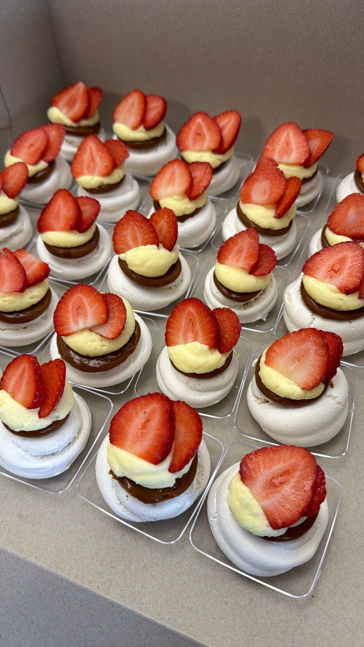Pavlova Bites
