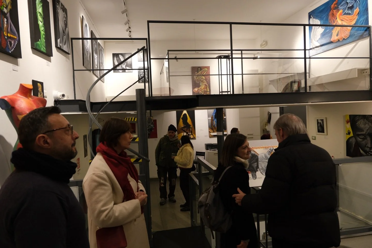 Alcuni momenti dalla mostra di @23thomas_arte Thomas Russo. 

🖼️🎈: Un piccolo uomo con grande idee
📍: Via Sant&rsquo;Orsola 8/A Milano
🗓️: La mostra e visitabile fino al 23.01.2025 (Nel fine settimana solo su appuntamento)