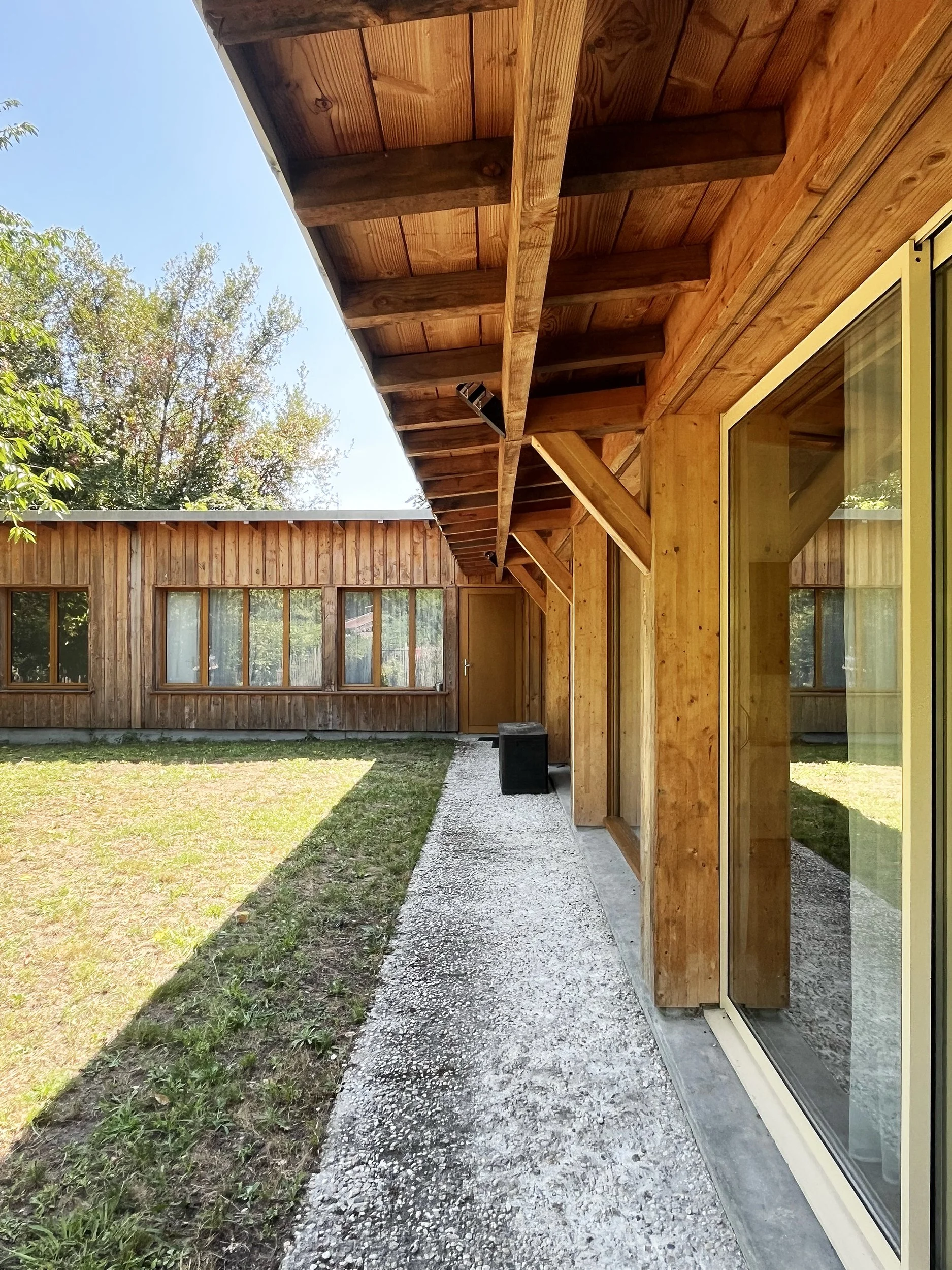 71-LEsquif-Ext-3.jpg