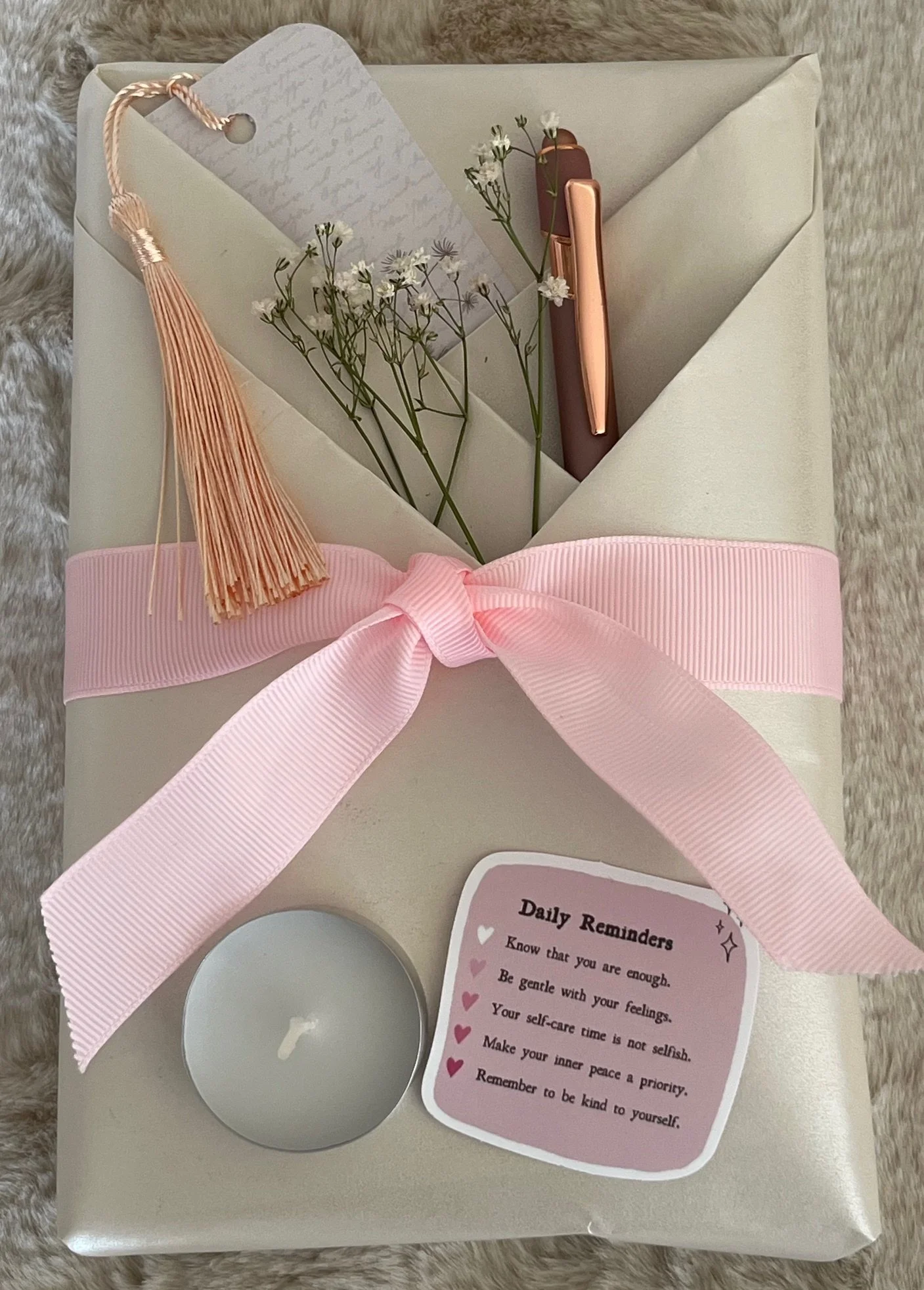 Romantic Escape Book Box – Standard