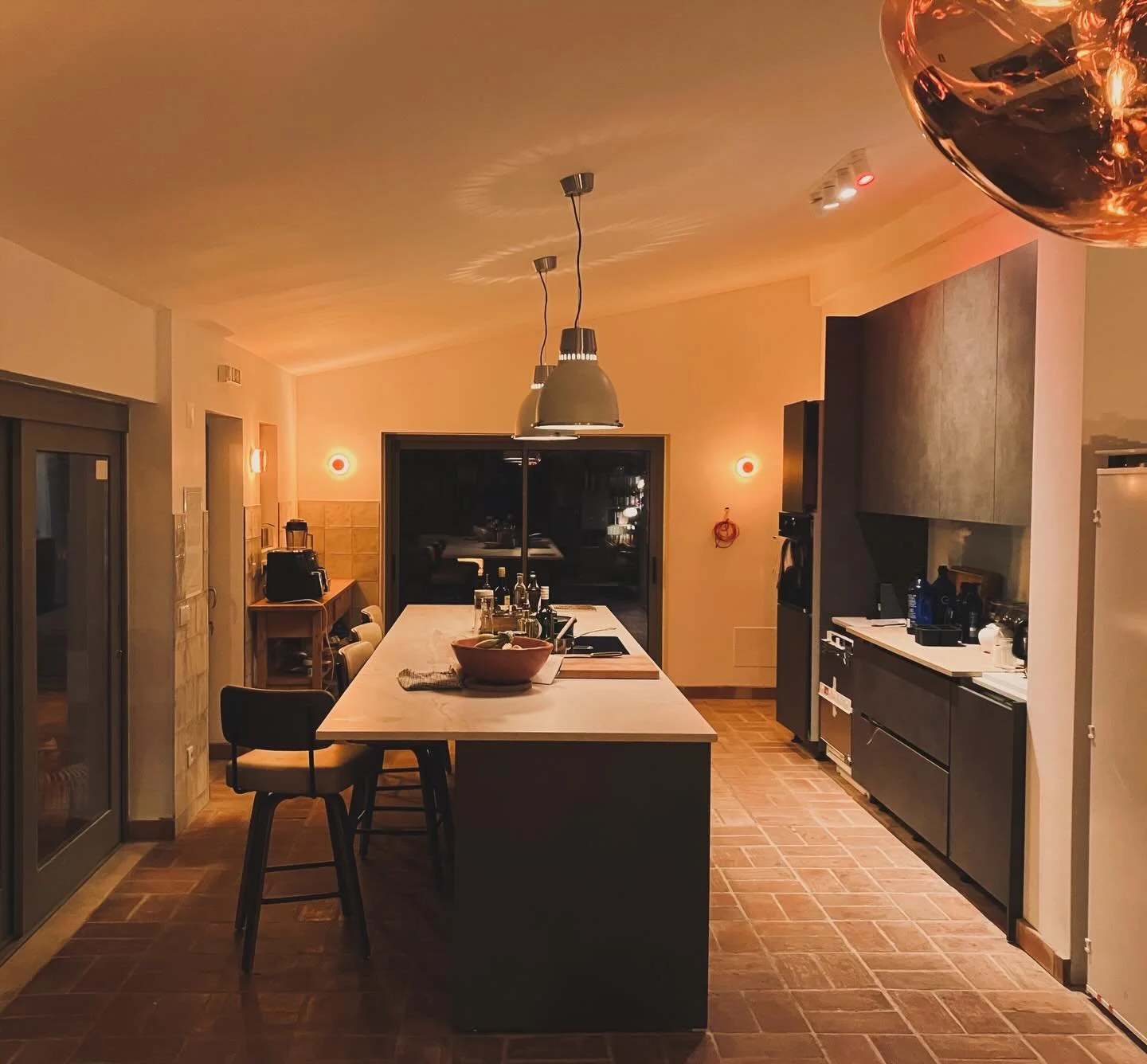 Main house Kitchen and lounge makeover.. nearly done!
#casapaz #tavira #holidaysinnature #wedding #celebrationsinnature curralboieros