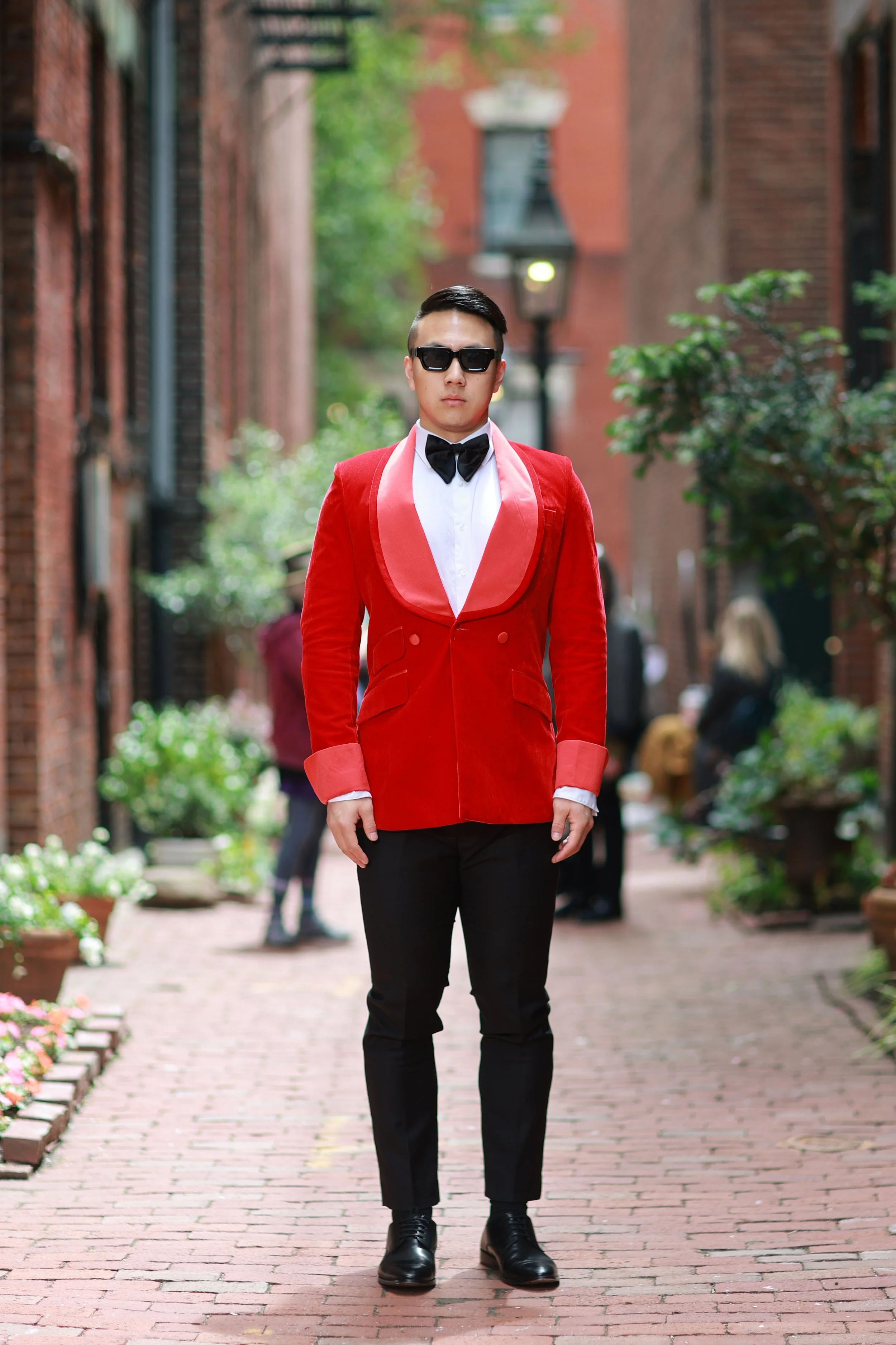 Men's red suit jacket VZ to price, label and describe