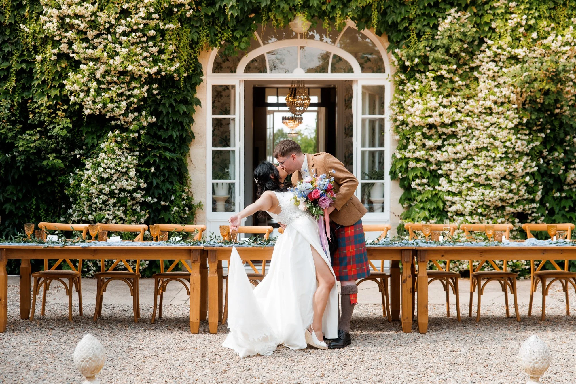 france-wedding-scottish-filipino-kiss.jpg