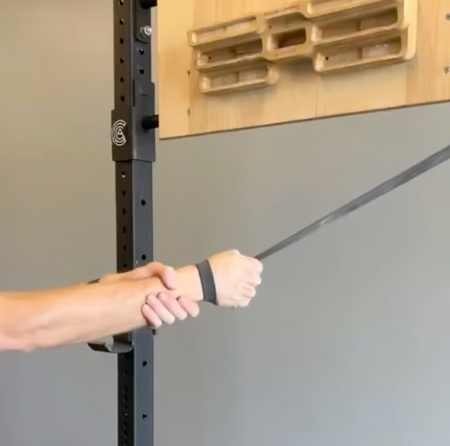 band wrist distraction