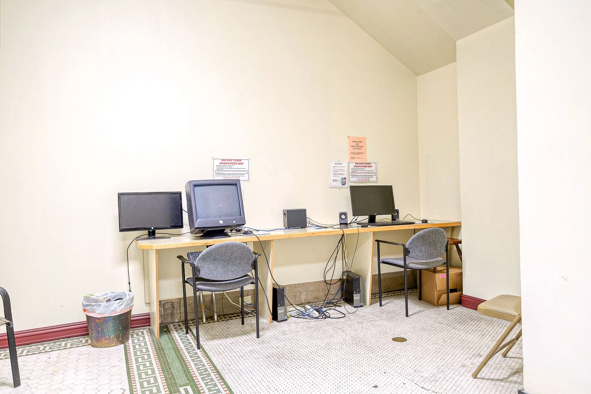 Historic Lafayette Apartments are conveniently located at 302 South Main Street in Butler, PA. It consists of 59 apartments (53 one-bedrooms, 1 two-bedroom, and 5 efficiencies) of affordable housing for limited income individuals, age 55 or older. Re