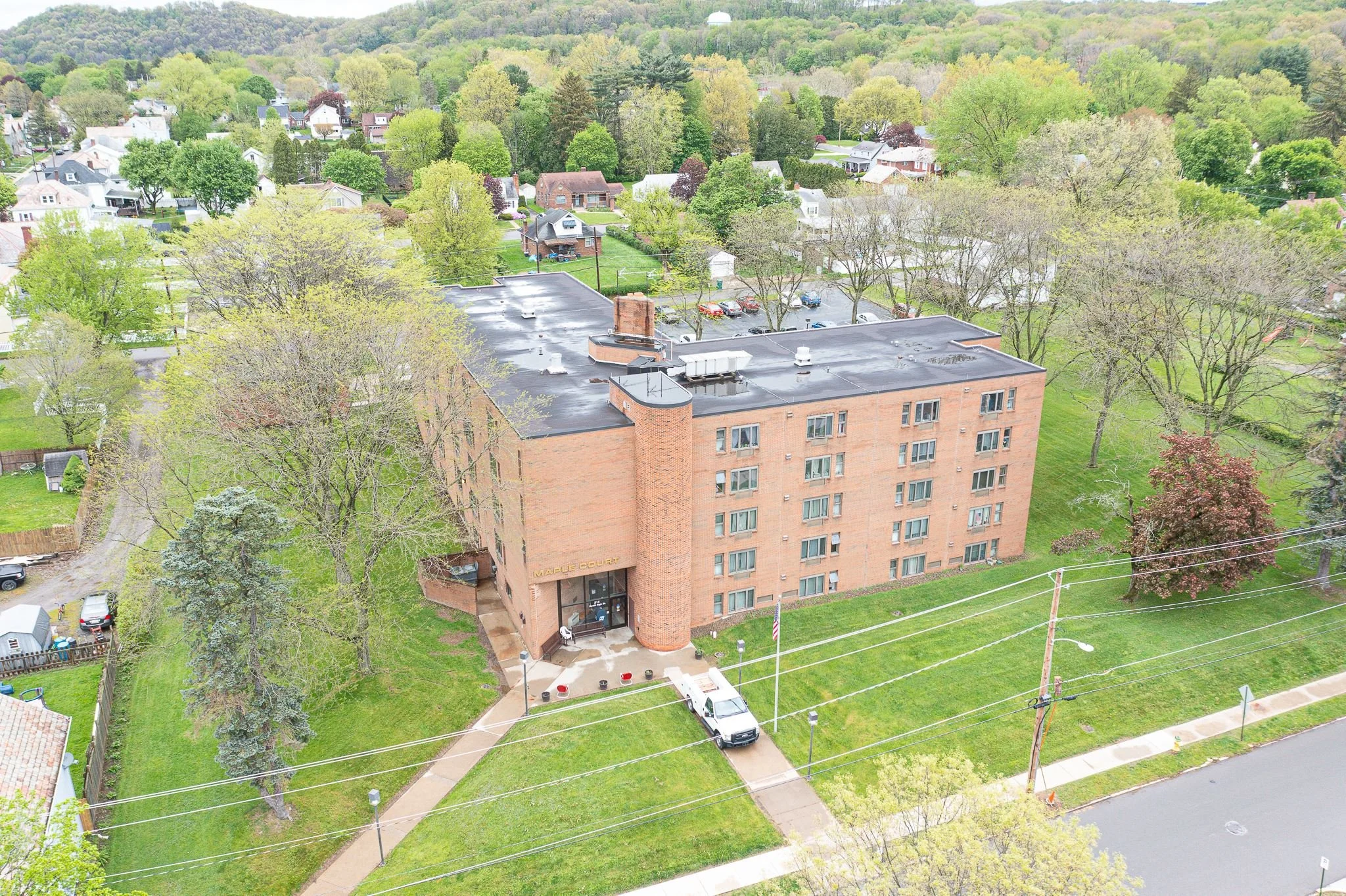 Maple Court Apartments are conveniently located at 214 South High Street in Zelienople, PA. It consists of 75 apartments (24 one-bedroom, 3 two-bedrooms and 48 efficiencies) of affordable housing for limited income individuals. Rent is based on incom