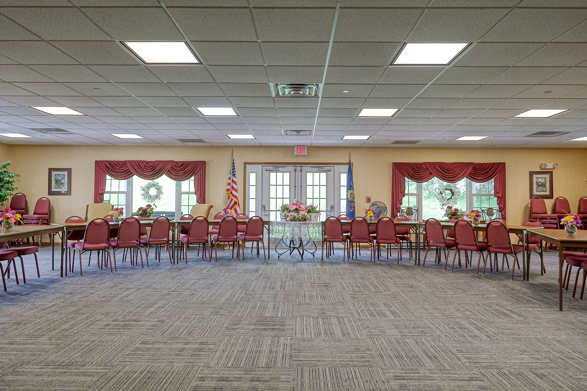 Rolling Road Regency is conveniently located at 100 Rolling Road in Cranberry Township, PA. It consists of 50 apartments (50 one-bedroom) of affordable housing for limited-income individuals, age 55 or older. Rent is based on income, and all utilitie