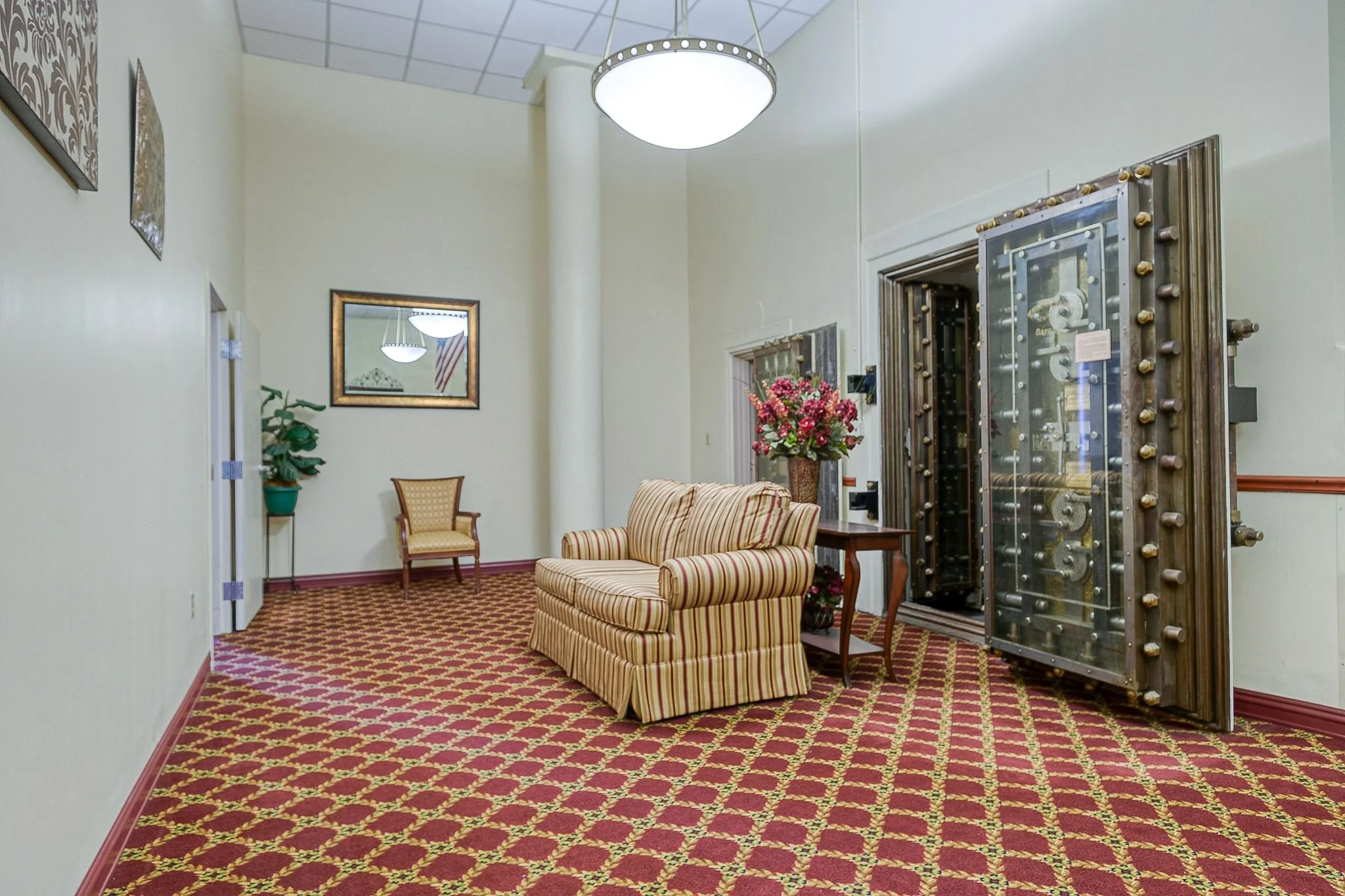 Historic Lafayette Apartments are conveniently located at 302 South Main Street in Butler, PA. It consists of 59 apartments (53 one-bedrooms, 1 two-bedroom, and 5 efficiencies) of affordable housing for limited income individuals, age 55 or older. Re