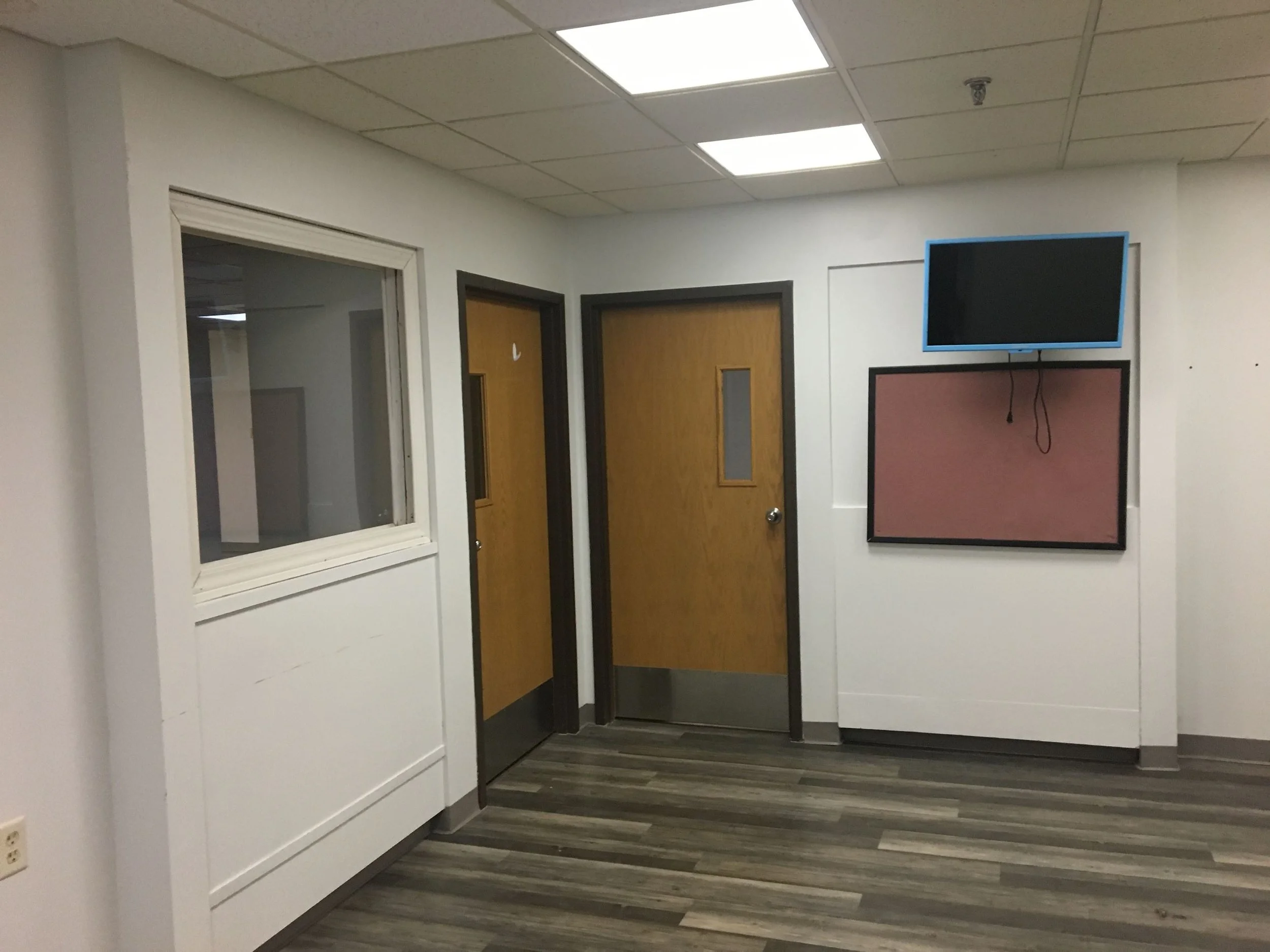 Conveniently located at 111 South Cliff Street in Suite 1A, this expansive 3,000 square foot space presents a wide array of amenities, including double entrances, a welcoming reception area equipped with a window and a message board monitor. The prop