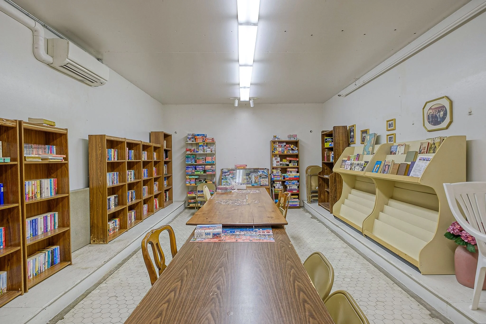 Historic Lafayette Apartments are conveniently located at 302 South Main Street in Butler, PA. It consists of 59 apartments (53 one-bedrooms, 1 two-bedroom, and 5 efficiencies) of affordable housing for limited income individuals, age 55 or older. Re