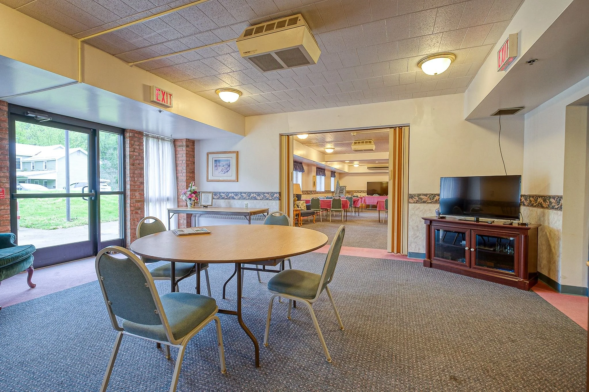 President's Square Apartments are conveniently located at 200 Jefferson Street in Evans City, PA. It consists of 52 apartments (24 one-bedroom, 2 two-bedrooms, and 26 efficiencies) of affordable housing for limited-income individuals. Rent is based o