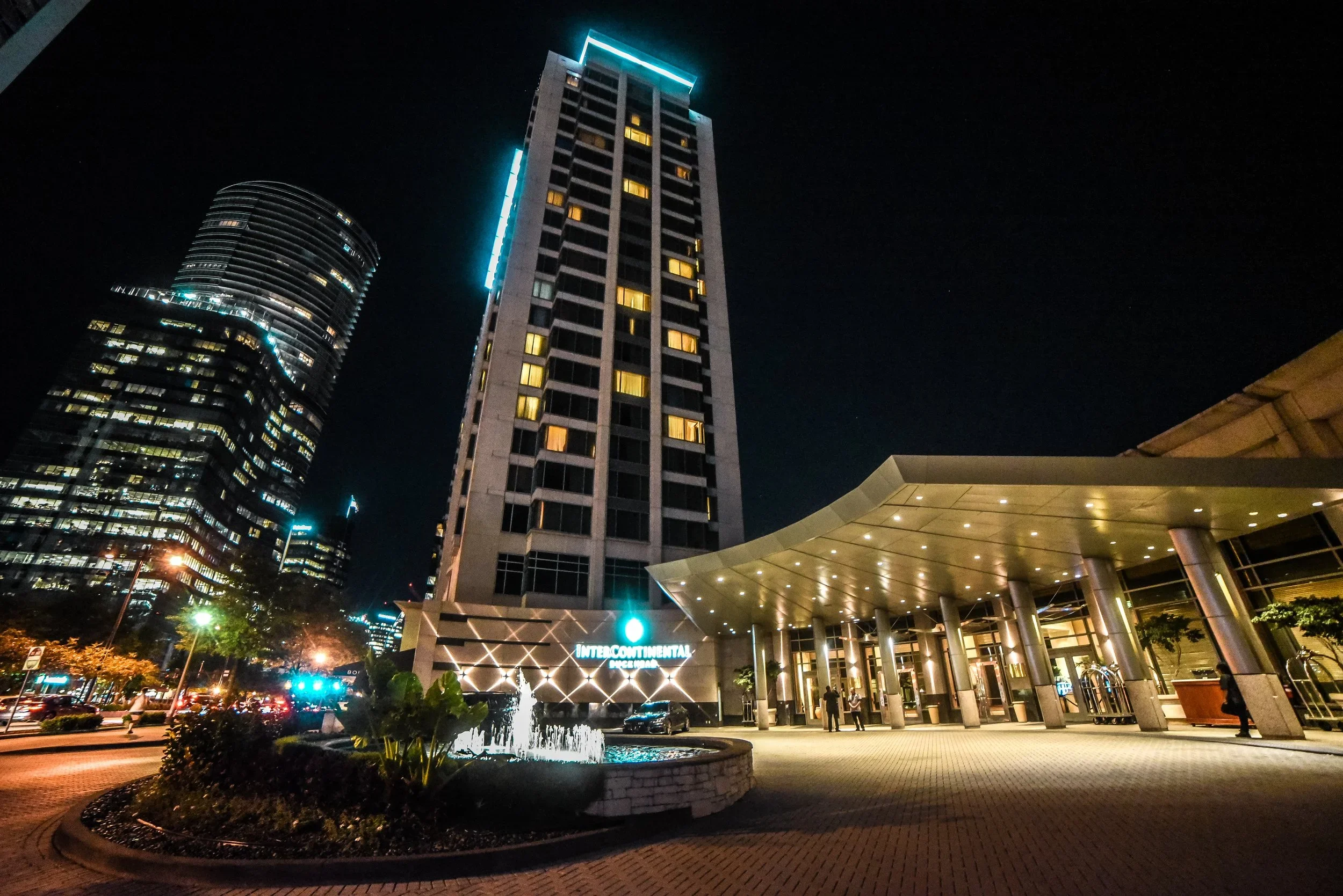 A night photo of the InterContinental Hotel in Atlanta