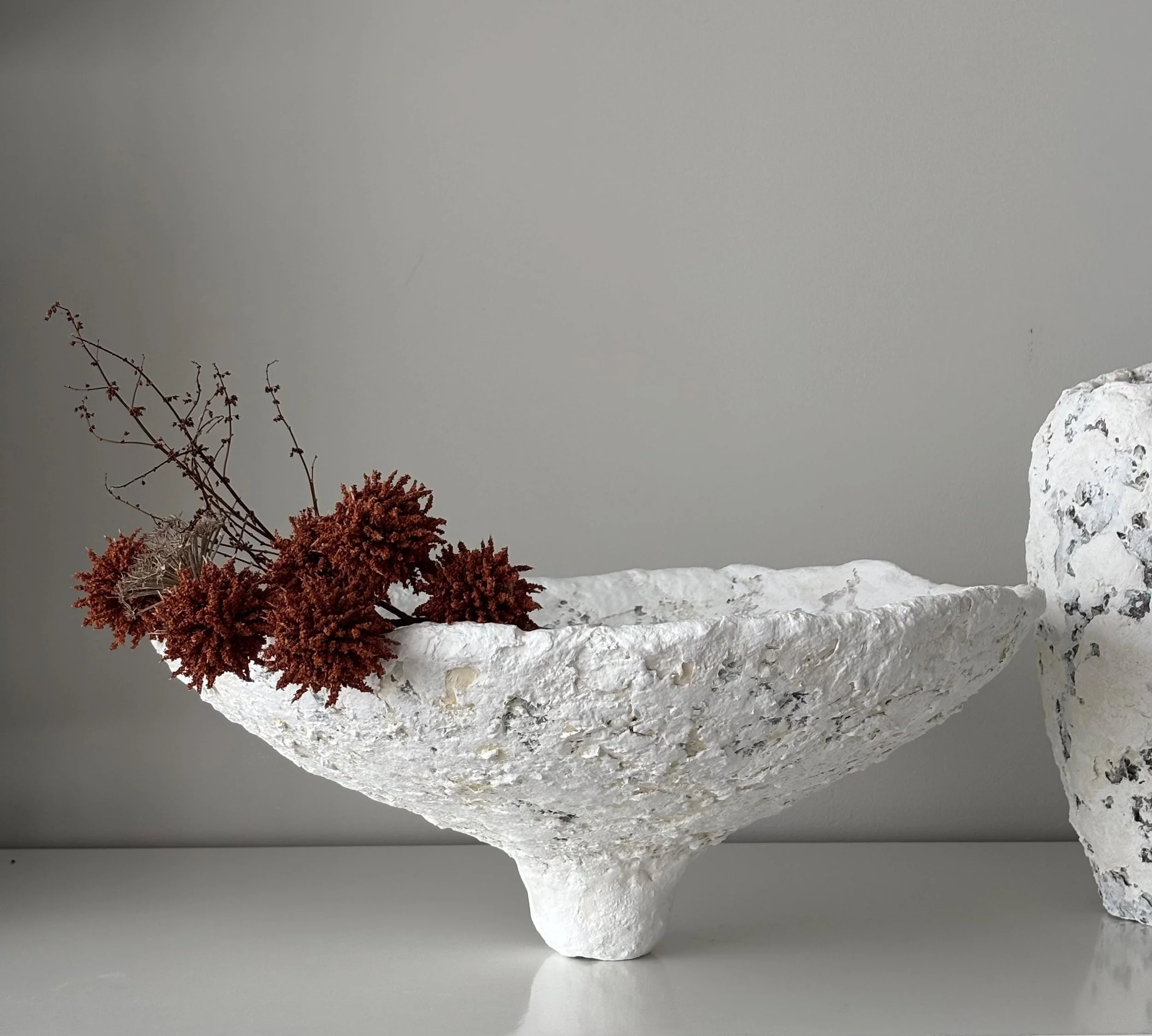 Large Bowl N.34, handmade large white paper clay bowl, on a slender foot, detail. Papier Atelier London