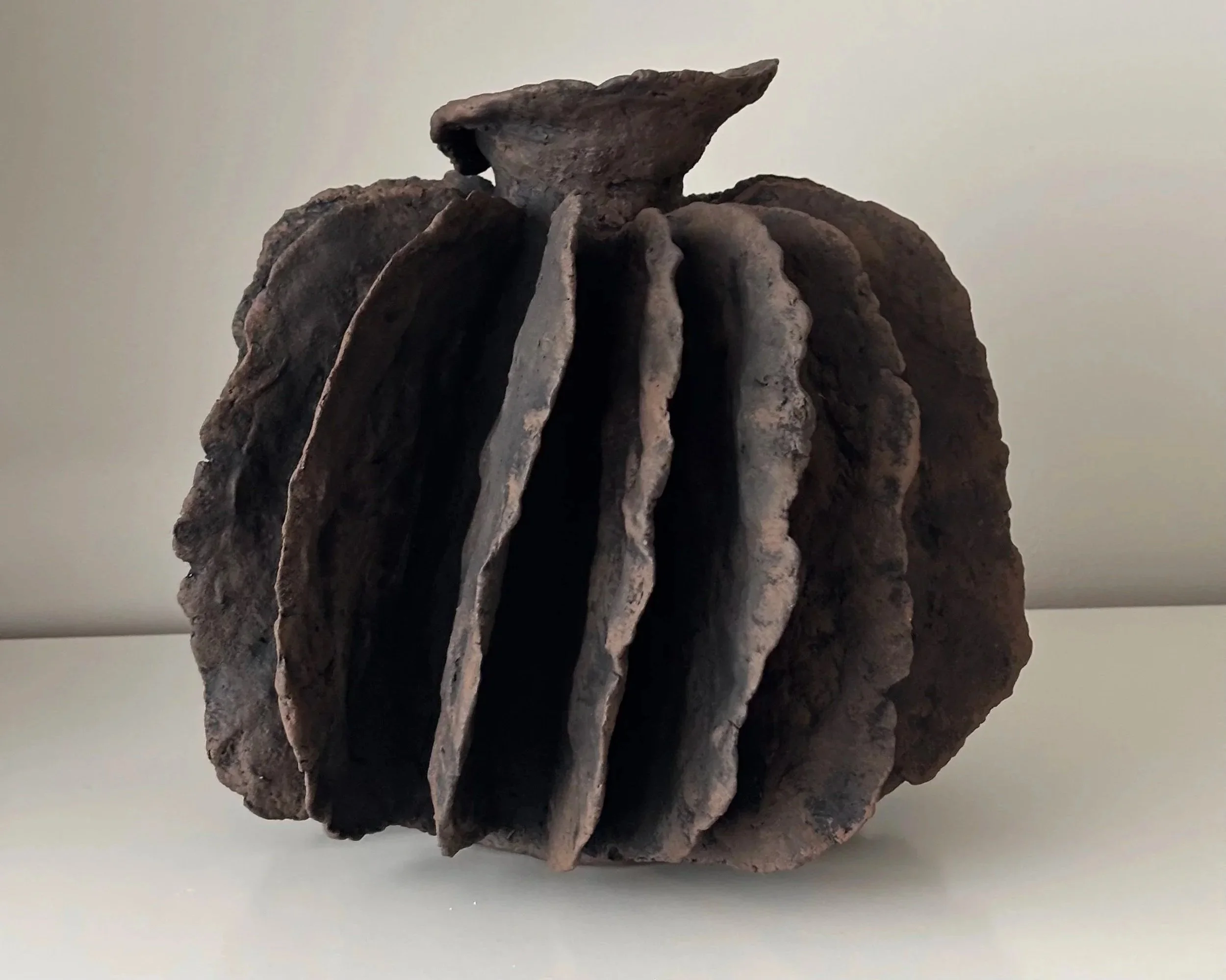 textured-pleated-vessel-n8-angled-view_photo3.jpg