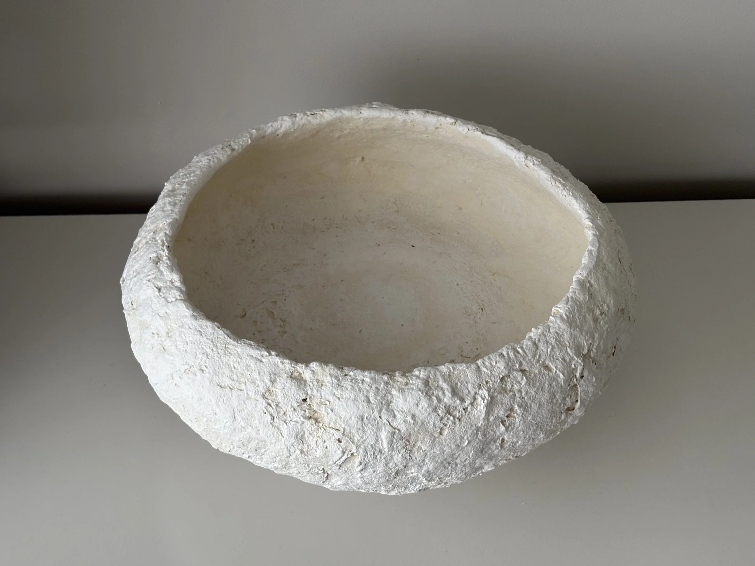 Large white textured bowl N8 photo3.jpg