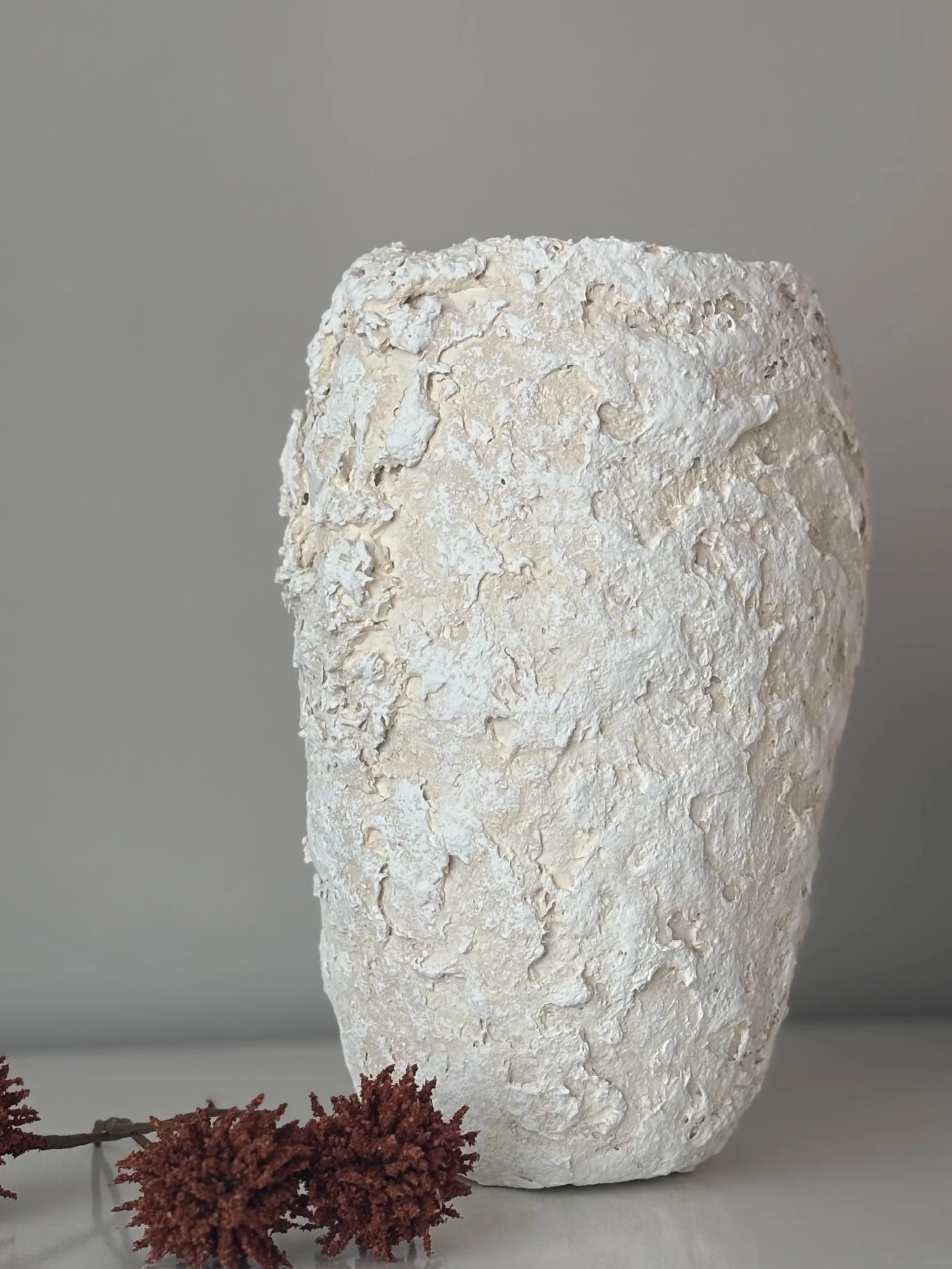 ecru-and-white-tones-textured-vase-n13-angled-view_IMG_1822.jpg