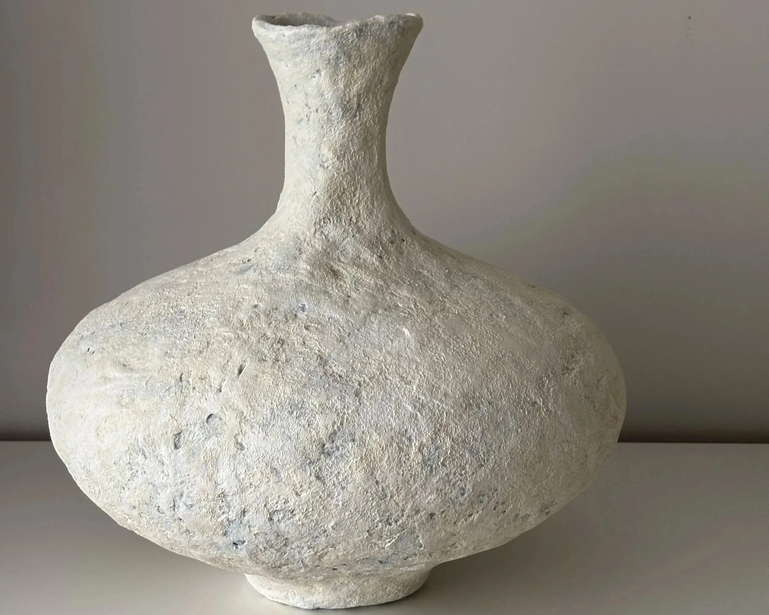 contemporary-neutral-tones-vessel-n16-texture-closeup_IMG_0693.jpg
