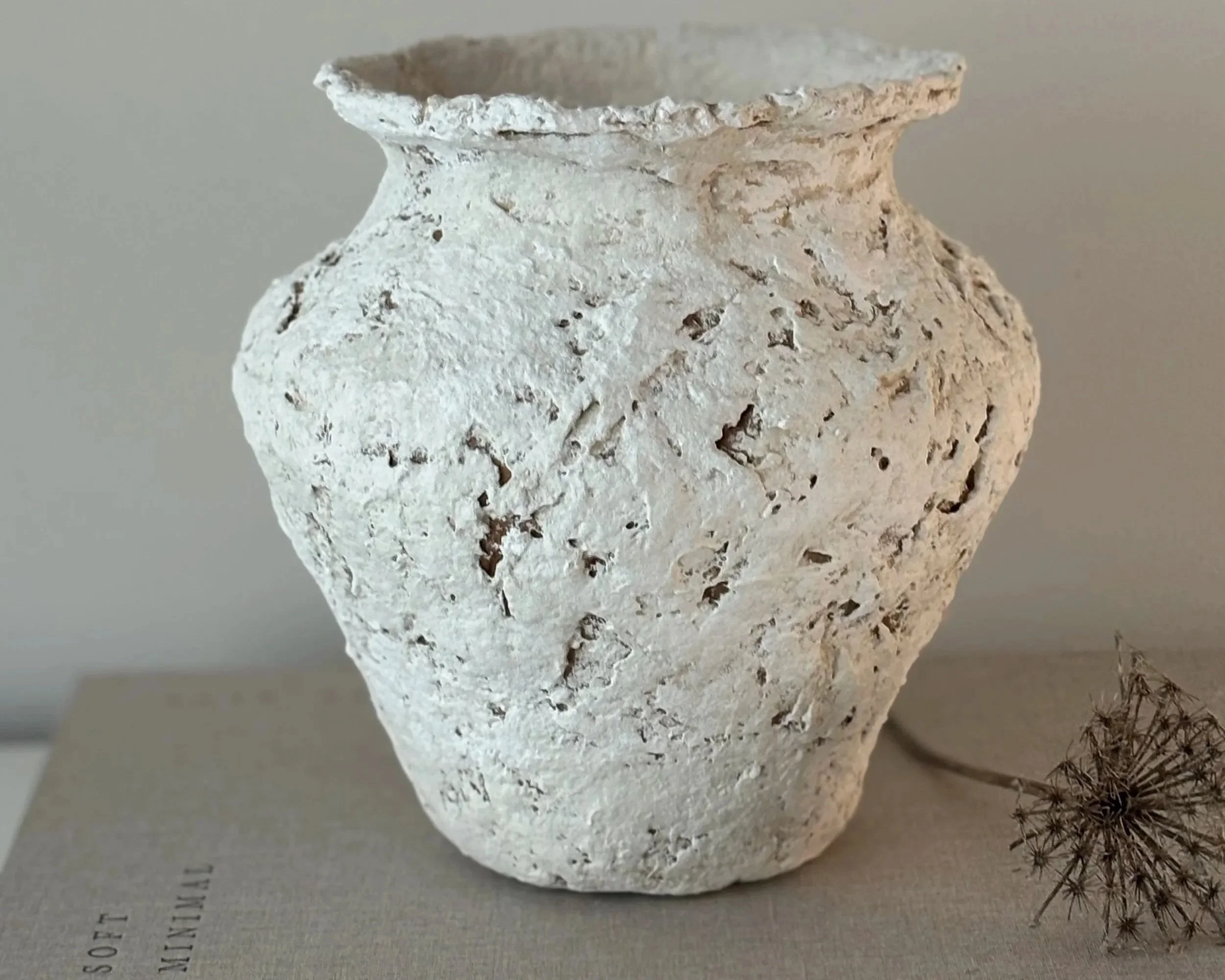 sculptural-vase-n61-three-quarter-view_IMG_9921.jpg