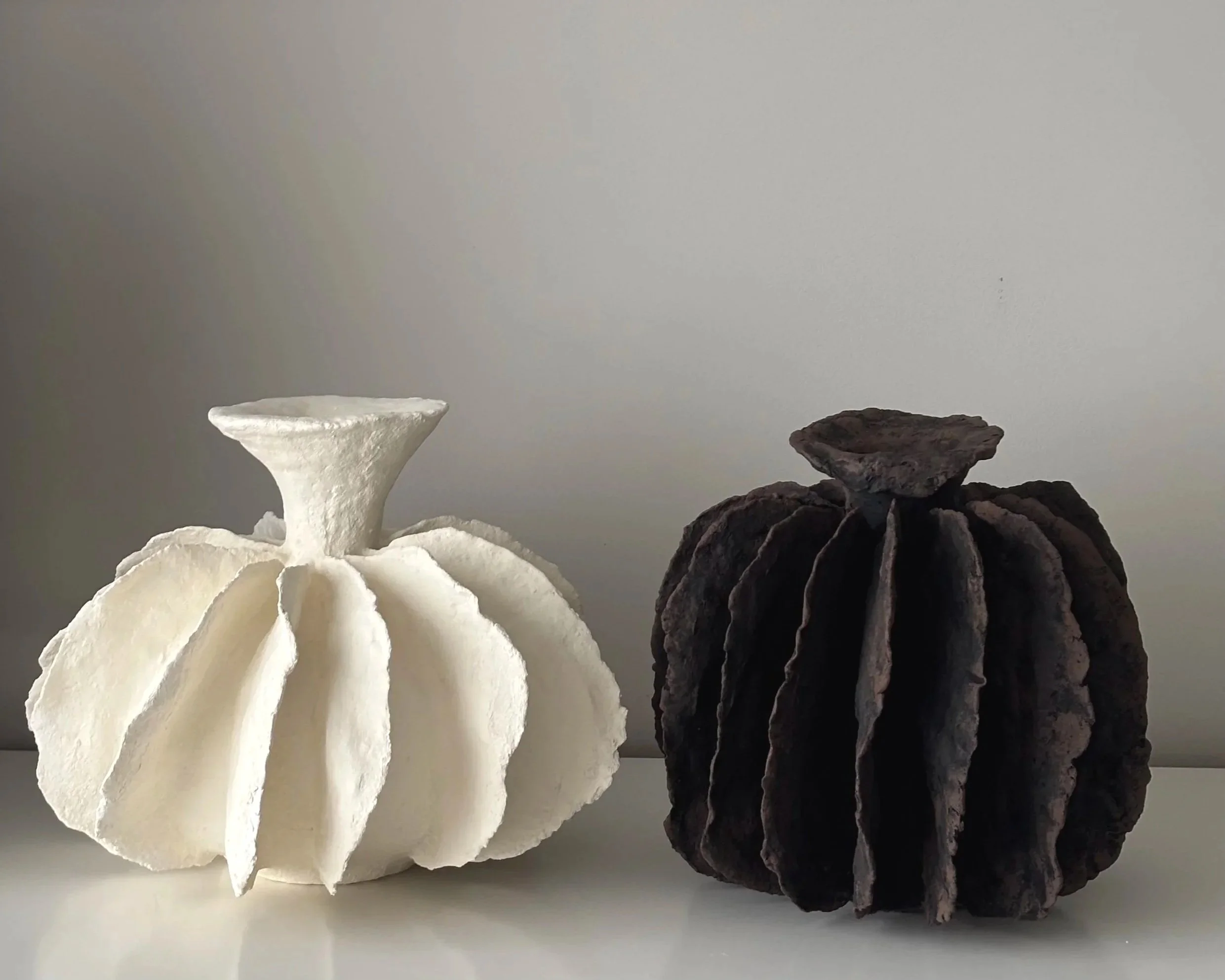 white-pleated-sculpture-vase-n12-rear-view_Photo4.jpg