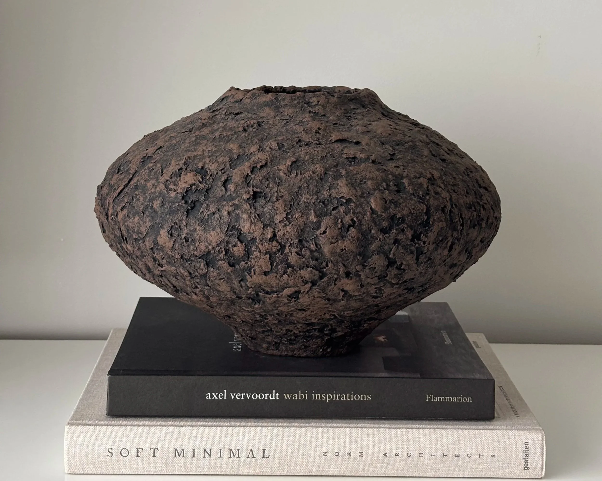wabi-sabi-vase-n44-angled-view_IMG_9877.jpg