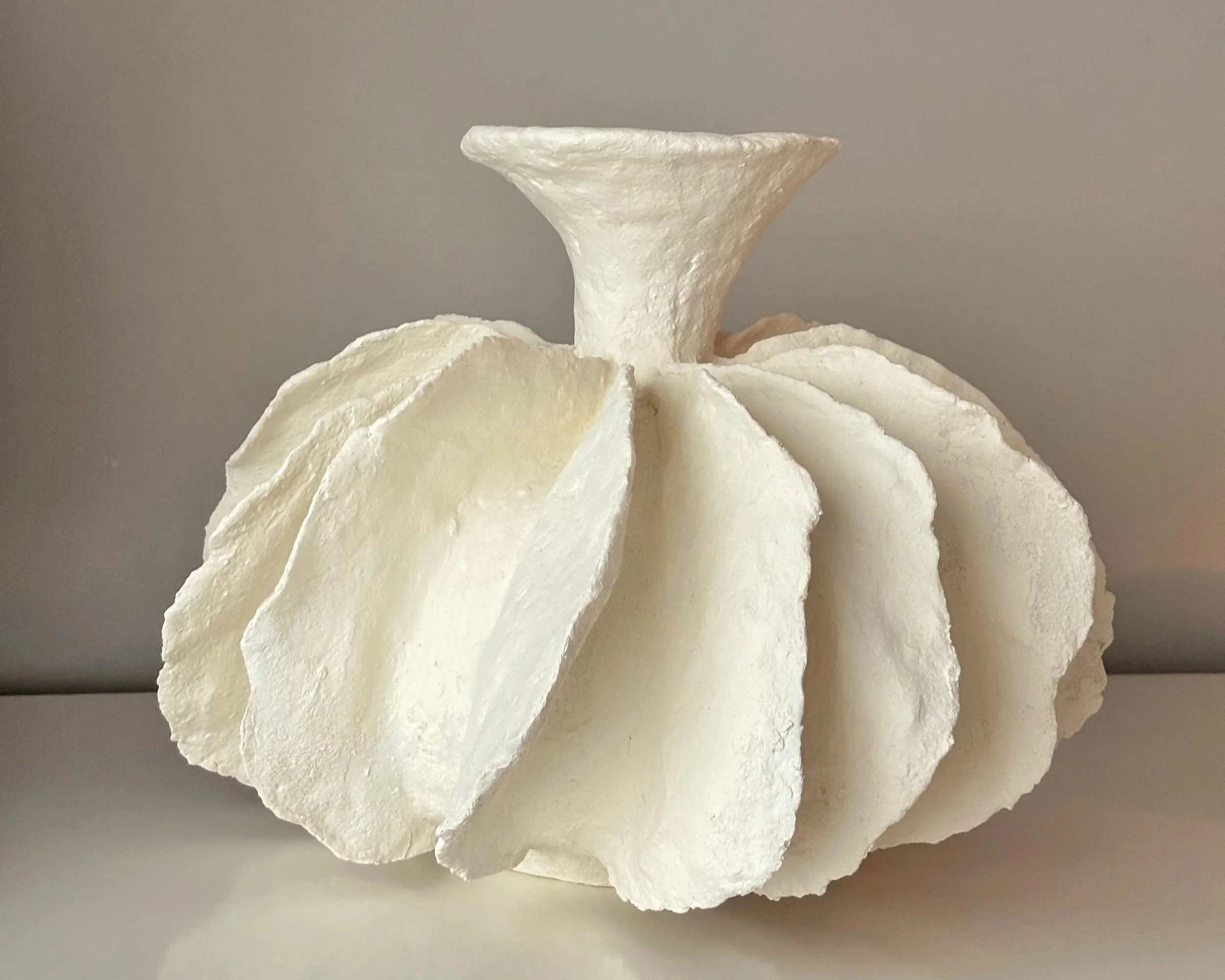 white-pleated-sculpture-vase-n12-side-profile_Photo2.jpg