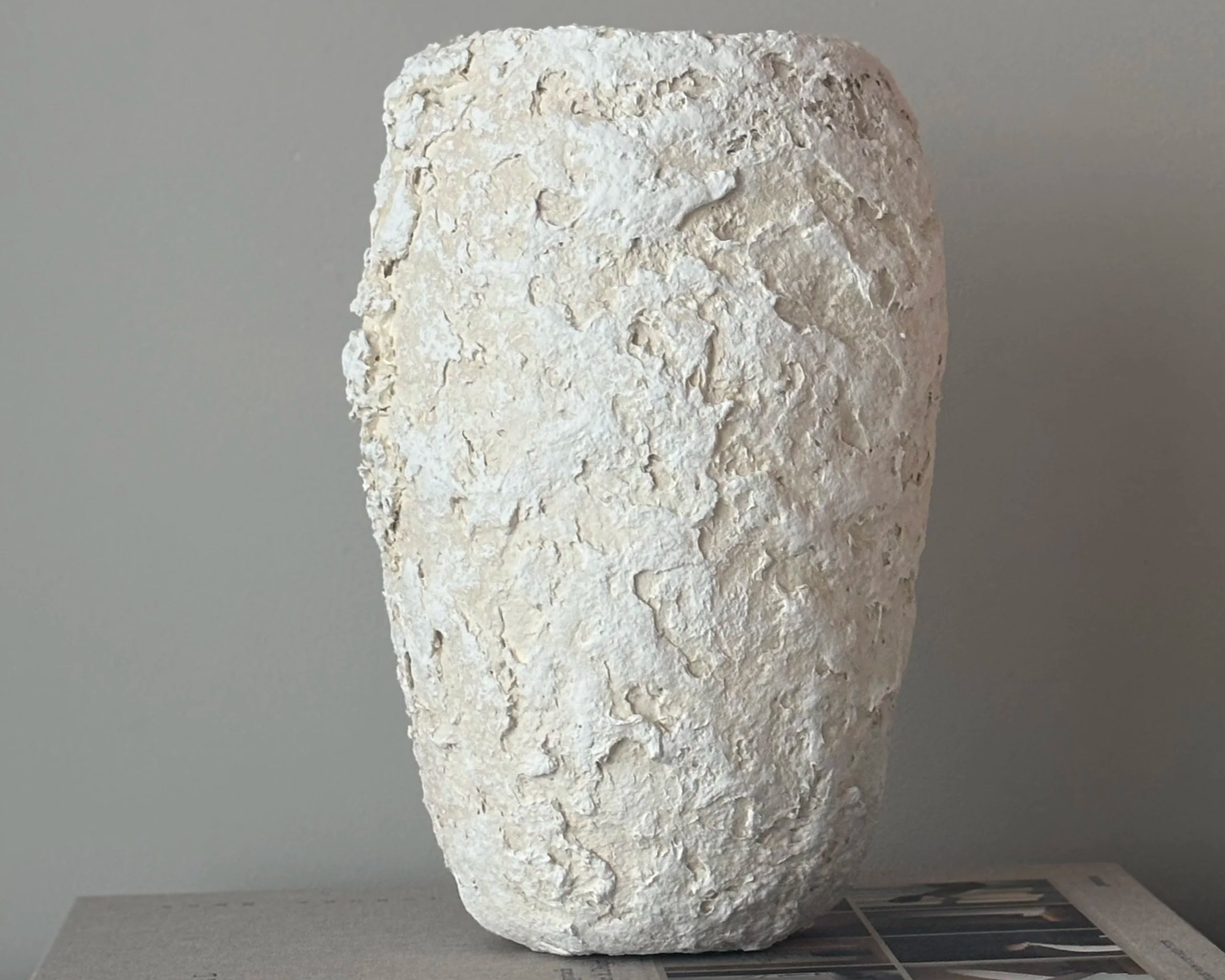 ecru-and-white-tones-textured-vase-n13-three-quarter-view_IMG_1805.jpg