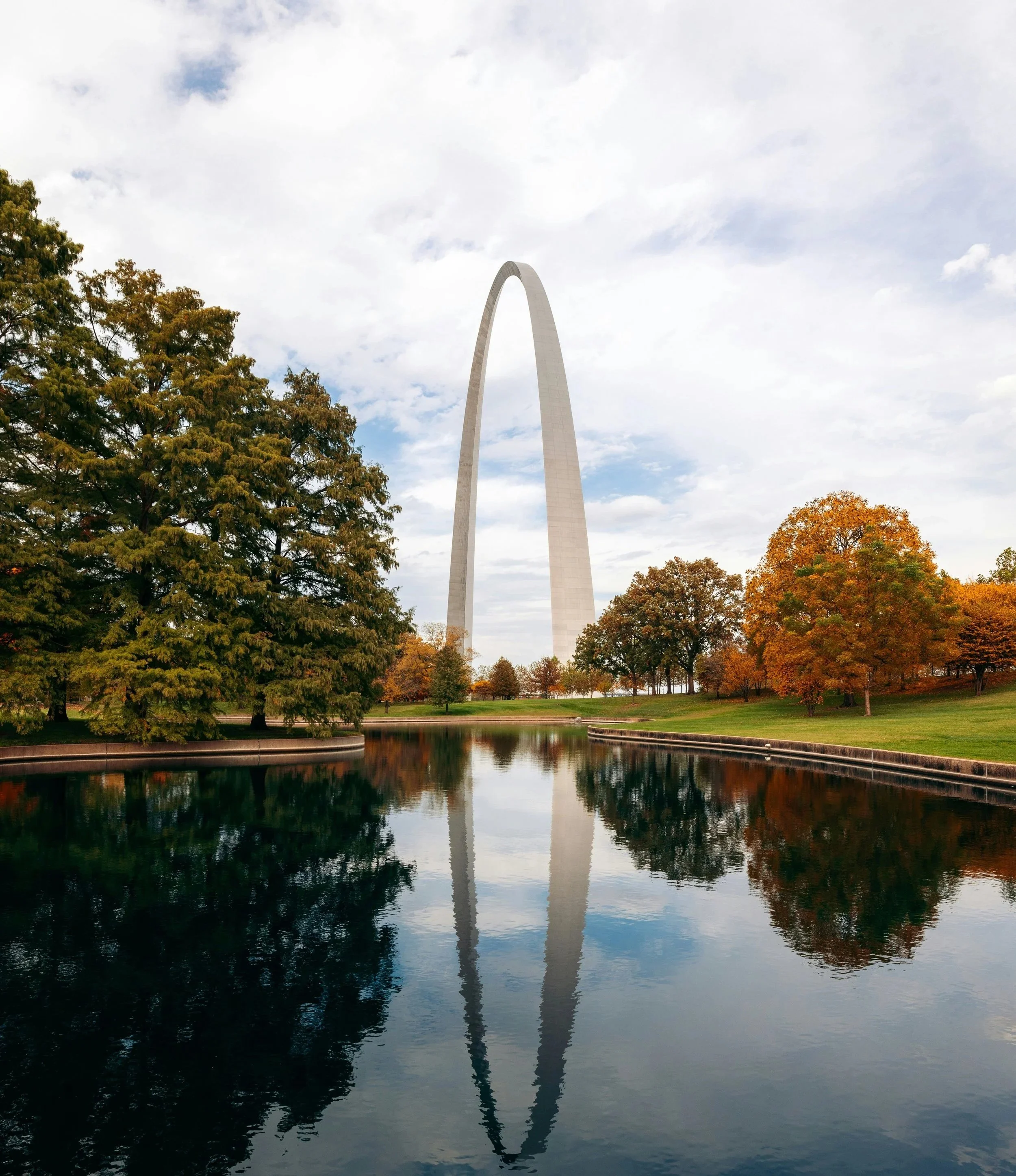 Gateway Arch framed by trees in St. Louis, Missouri
