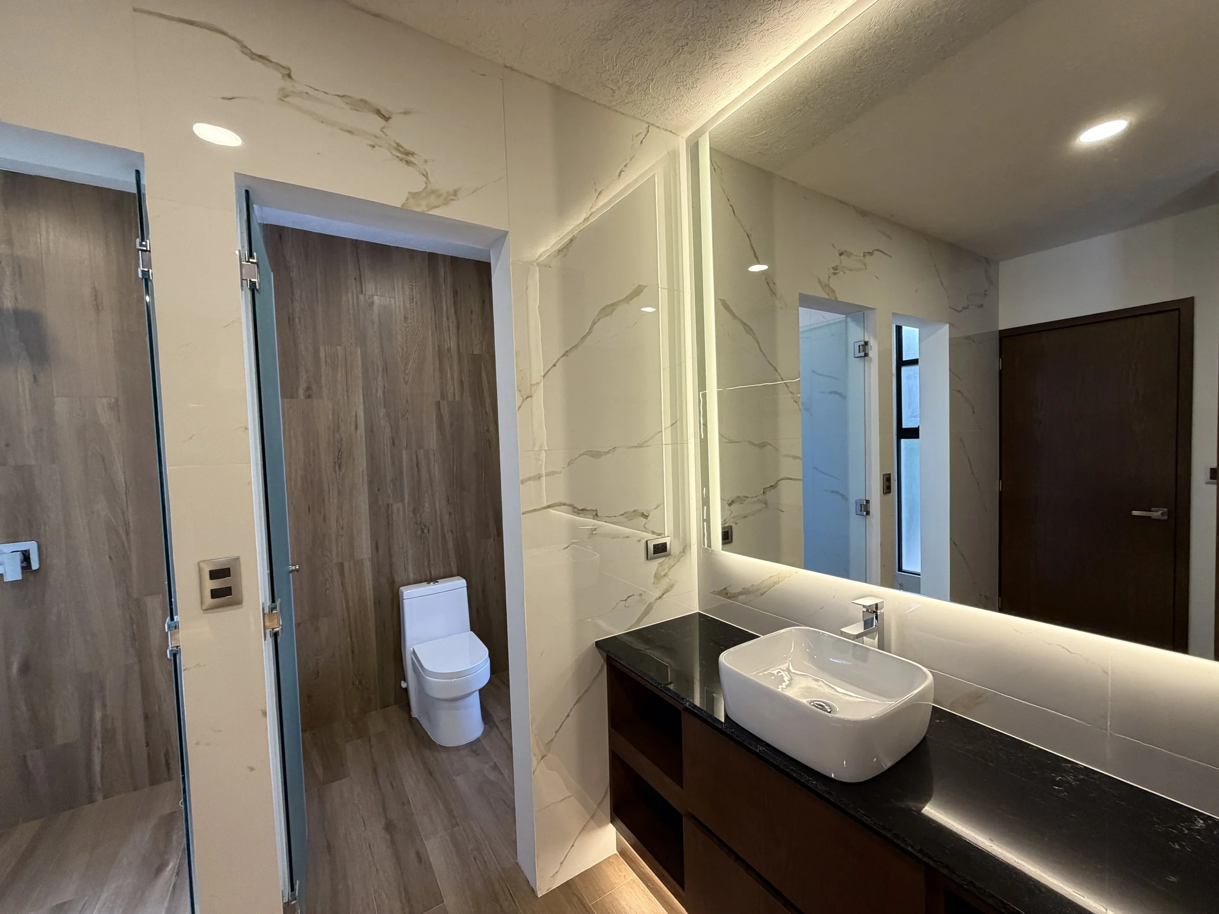 ogarrio baño 1.JPG