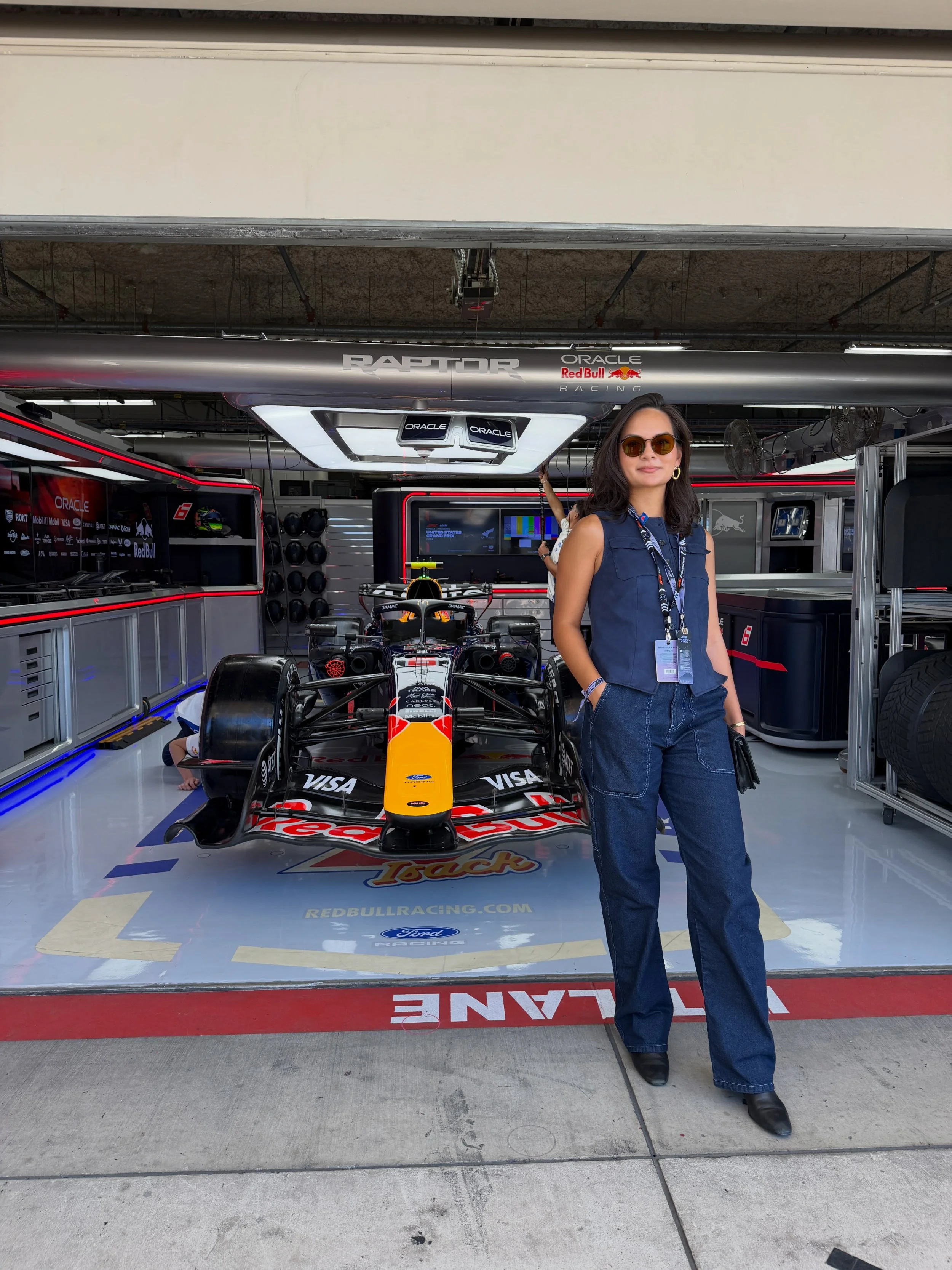 Getting my nails done at the @f1 paddock was not on my bingo card today. 

Thank you for the incredible hospitality @bluj11 @mobil1racing @redbullracing