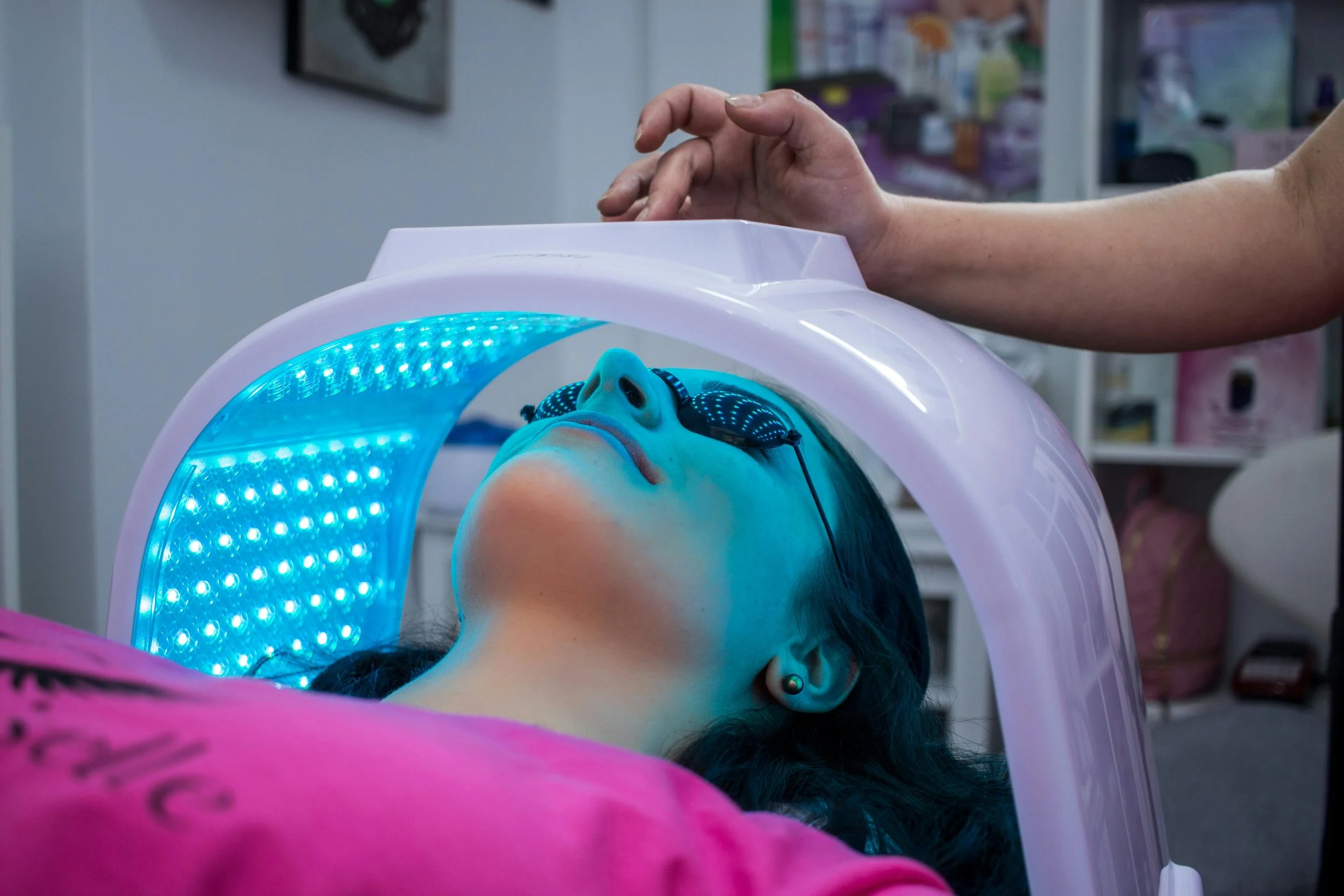 LED Signature facial