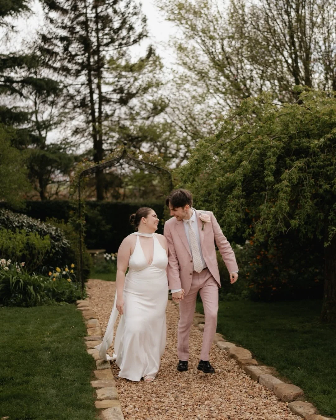 Hannah &amp; Liam | Shottle Hall

Spring bouquets, the softest colour palette, and a couple who clearly put so much thought into every detail. Also, quite possibly the windiest confetti toss we&rsquo;ve ever done!? 

Congratulations to you both! 

Lo