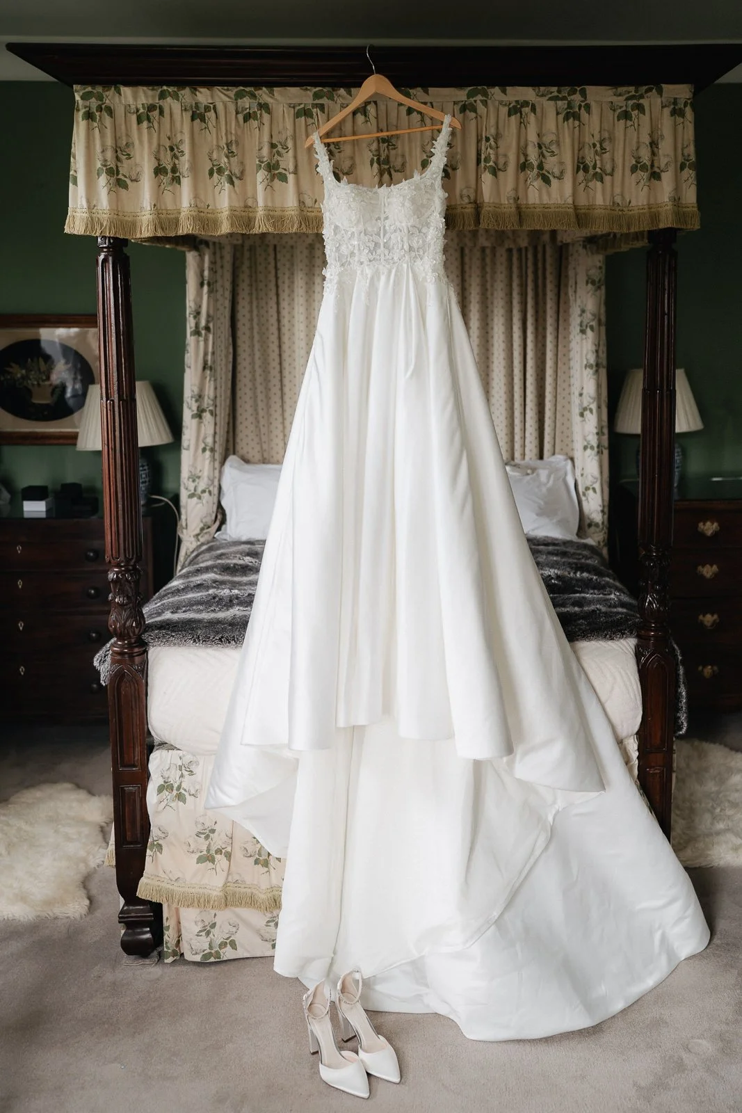 Holme Pierrepont Hall Wedding | Nat & Lizzy-20.jpg