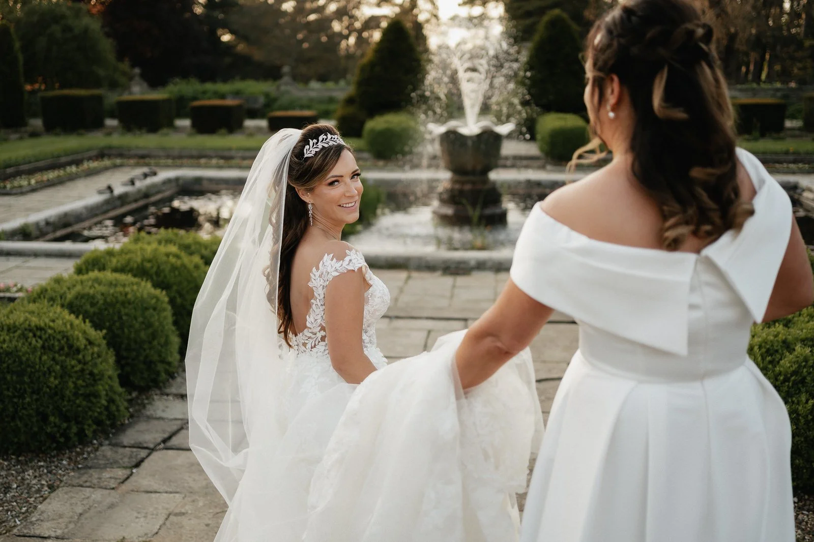 Fanhams Hall Photographer | Nat & Lizzy-9.jpg