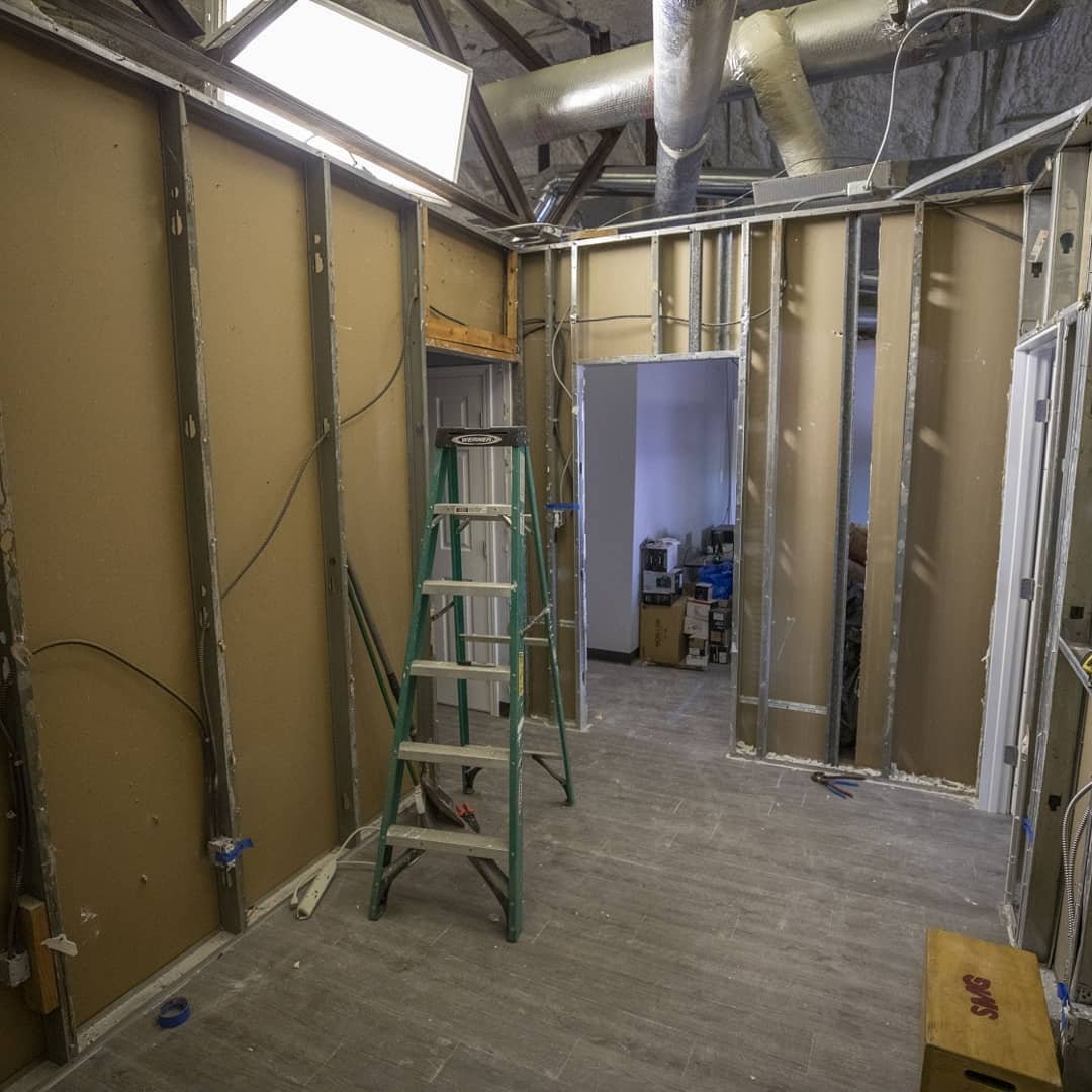 Building out the studio in Atlanta was an amazing experience. Lots of people and companies to thank. @railartstudios @thepaulski @kylemannmix @krueger0815 @gikacoustics @proaudiola @avid.protools @uaudio @neumann.berlin @sennheiser @akgaudio @shure @