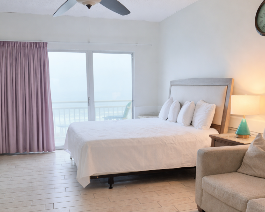 Couples Sunrise Jacuzzi Suite