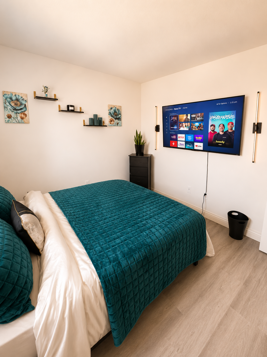 Bedroom in furnished mid term housing in Las Vegas