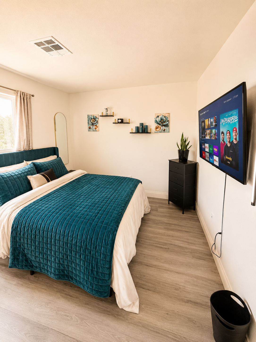 Bedroom in furnished mid term housing in Las Vegas