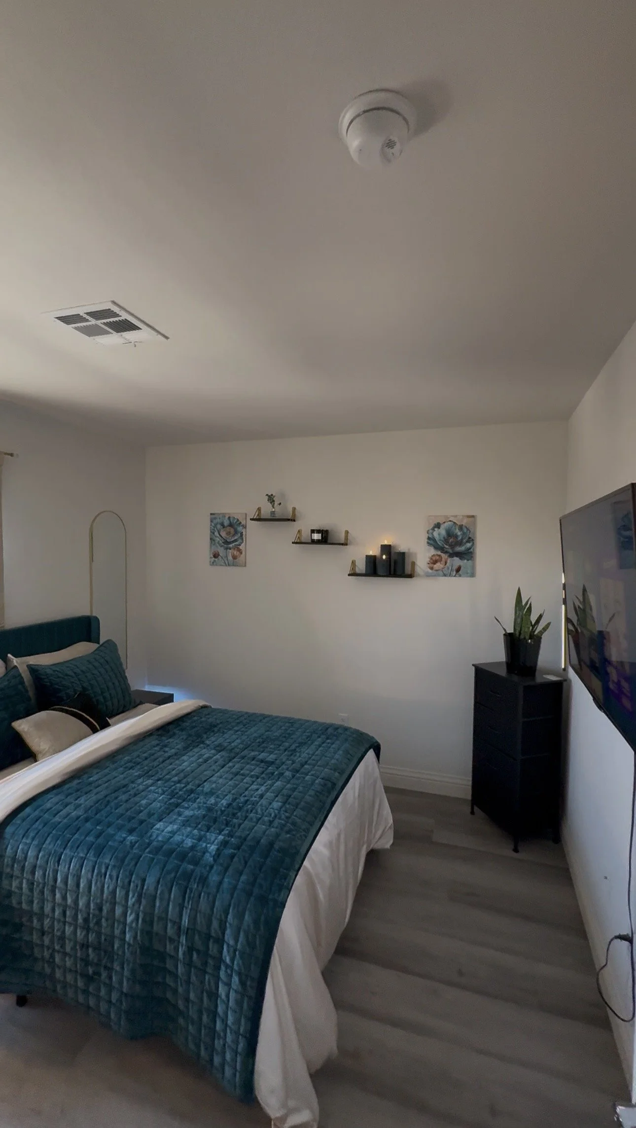 Bedroom in furnished mid term housing in Las Vegas