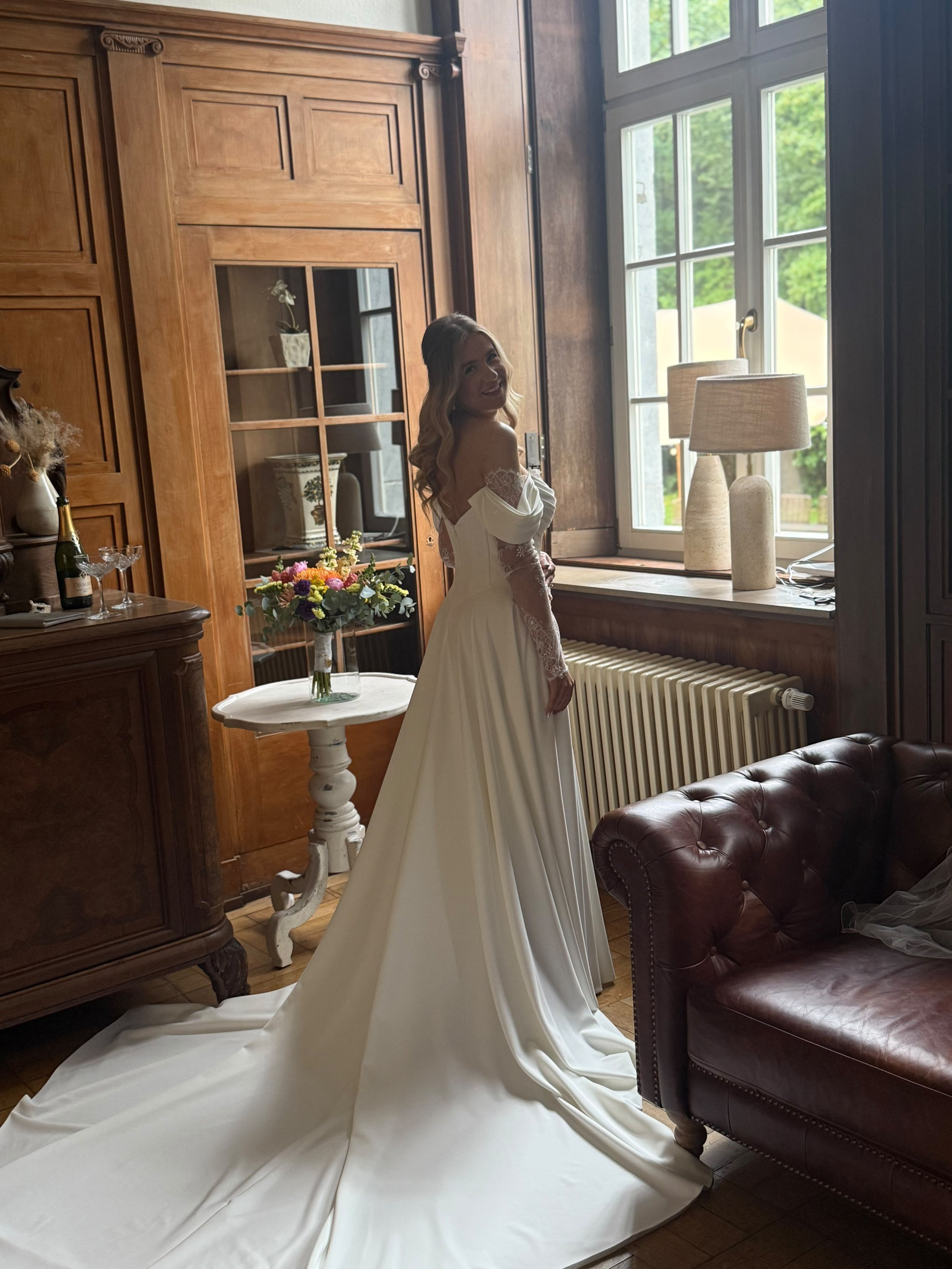 Braut Marie Get Ready 2 - Hochzeit Kupferhof Stolberg