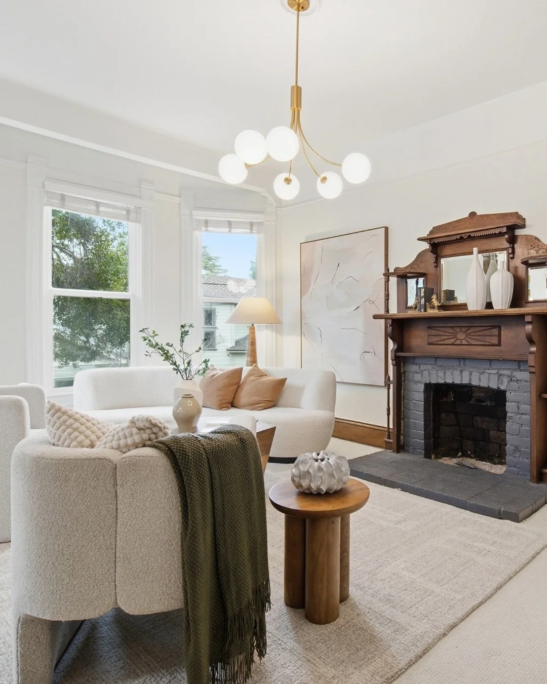 Where historic character meets modern design. Custom finishes, warm textures, and timeless details in every room 🤍
&nbsp;
📍256 Los Gatos Blvd,&nbsp;Los Gatos
⭐️ $2,399,000&nbsp;
🏠 @roxy_realty_silicon_valley
🪑 @Tykarges
📸 @evokemedia.re