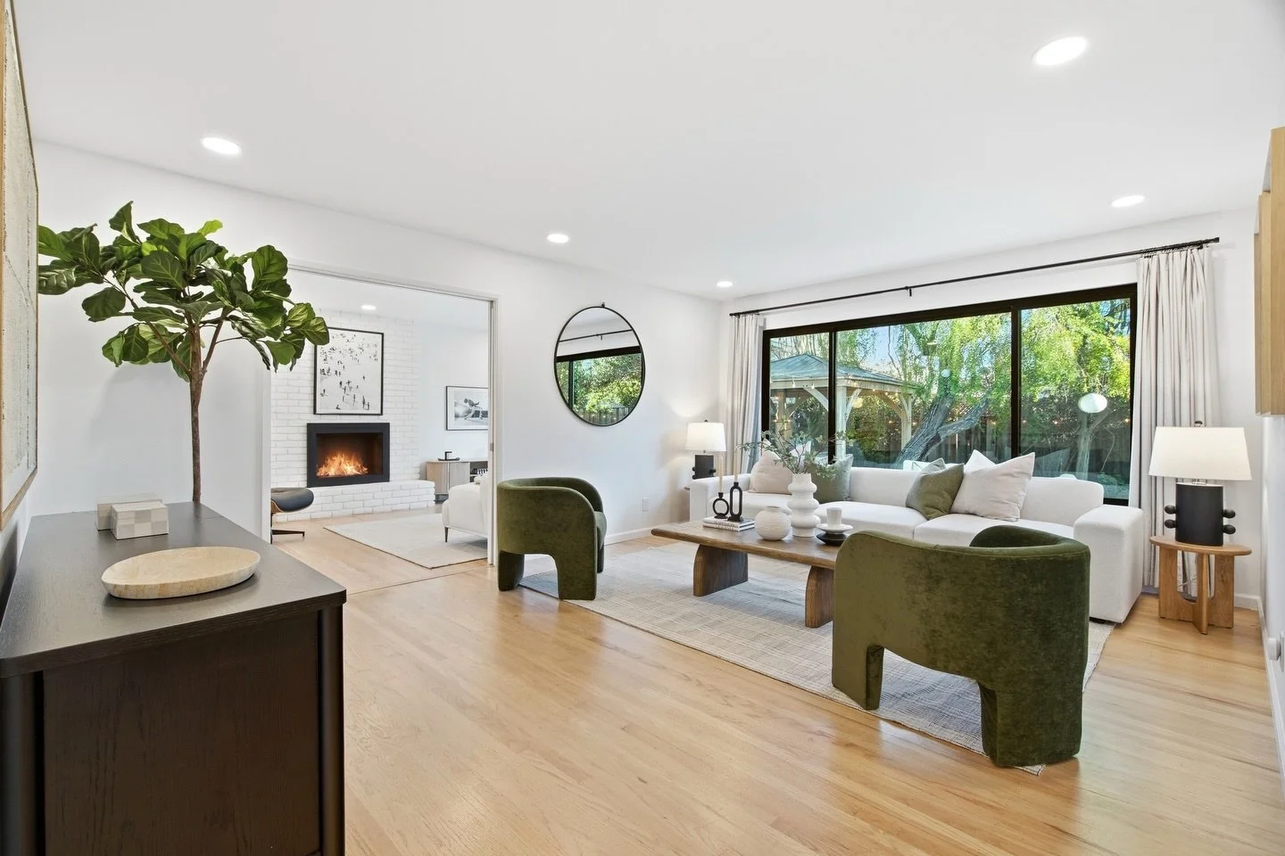 Mid-century inspired with a modern twist 🌿🖤 Green and black accents bring personality, warmth, and effortless cool to every space at 1664 Andalusia Way.

📍 1664 Andalusia Way,&nbsp;San Jose
⭐️ Listed for $1,999,000
🏠 @roxy_realty_silicon_valley
?