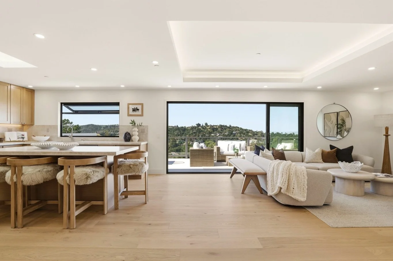 A home that feels as good as it looks. Soft layers, warm finishes, and light-filled spaces create an atmosphere that&rsquo;s both refined and comfortable. Framed by hillside views, you are invited to slow down and take it all in.

📍 40 W Summit Dr, 