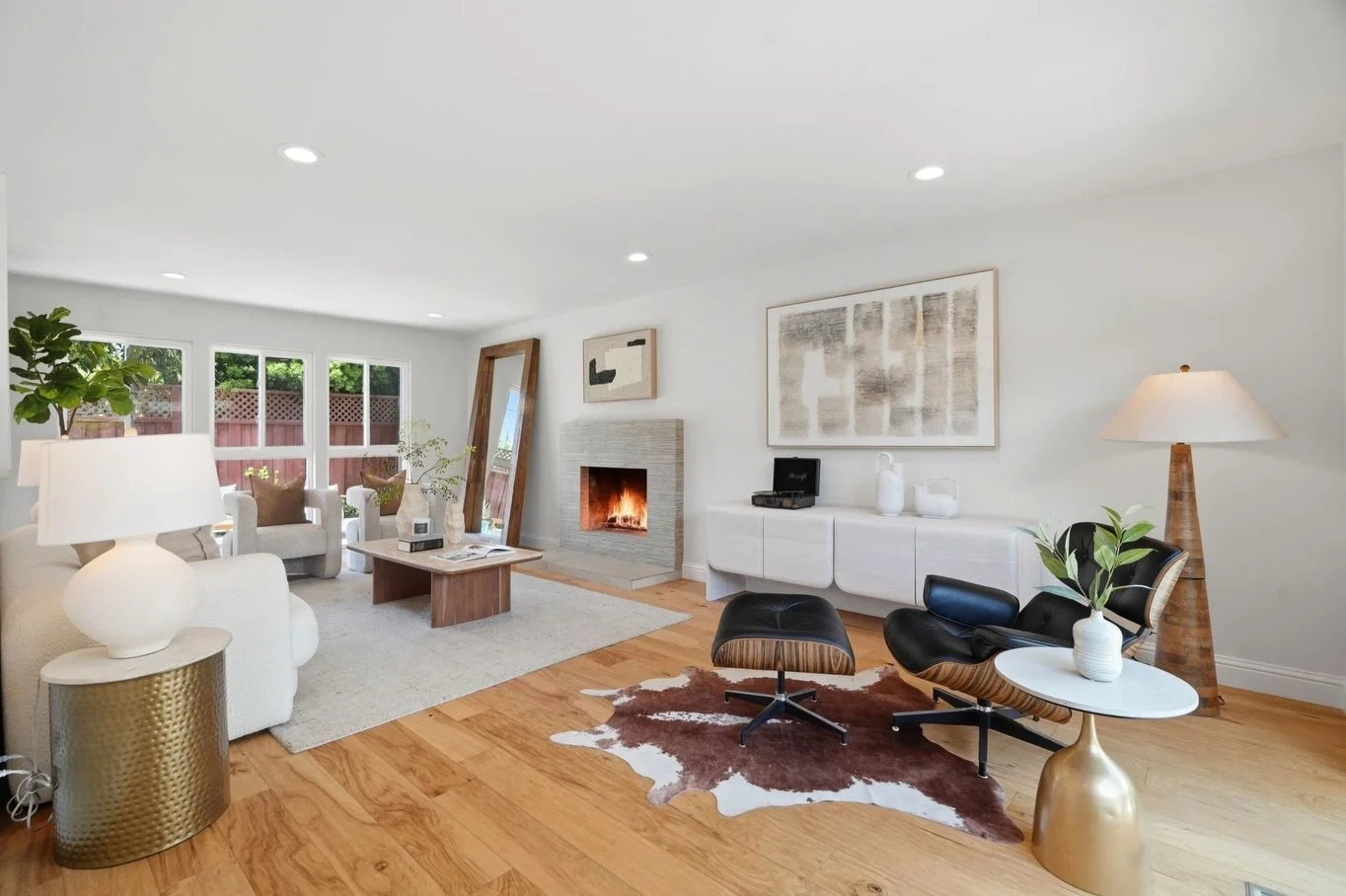 Layered neutrals, sculptural forms, and warm natural textures create a staging story that feels refined yet inviting. Bright, calm, and ready to connect with buyers the moment they walk in.

📍 845 Groton Ct, Sunnyvale
⭐️ $3,748,000
🏠 @cbirdhomes
🪑