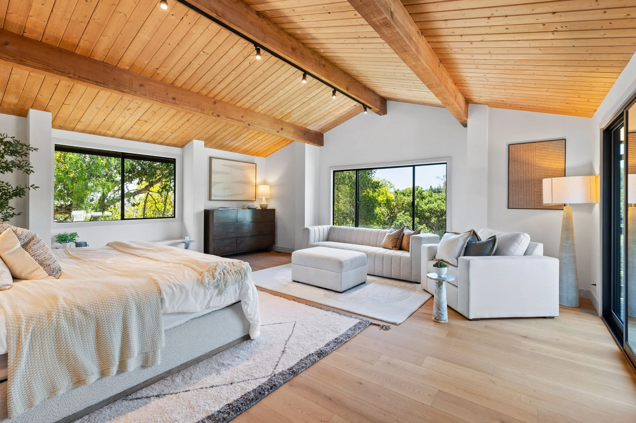 19-web-or-mls-So Gold Photo-19.jpg