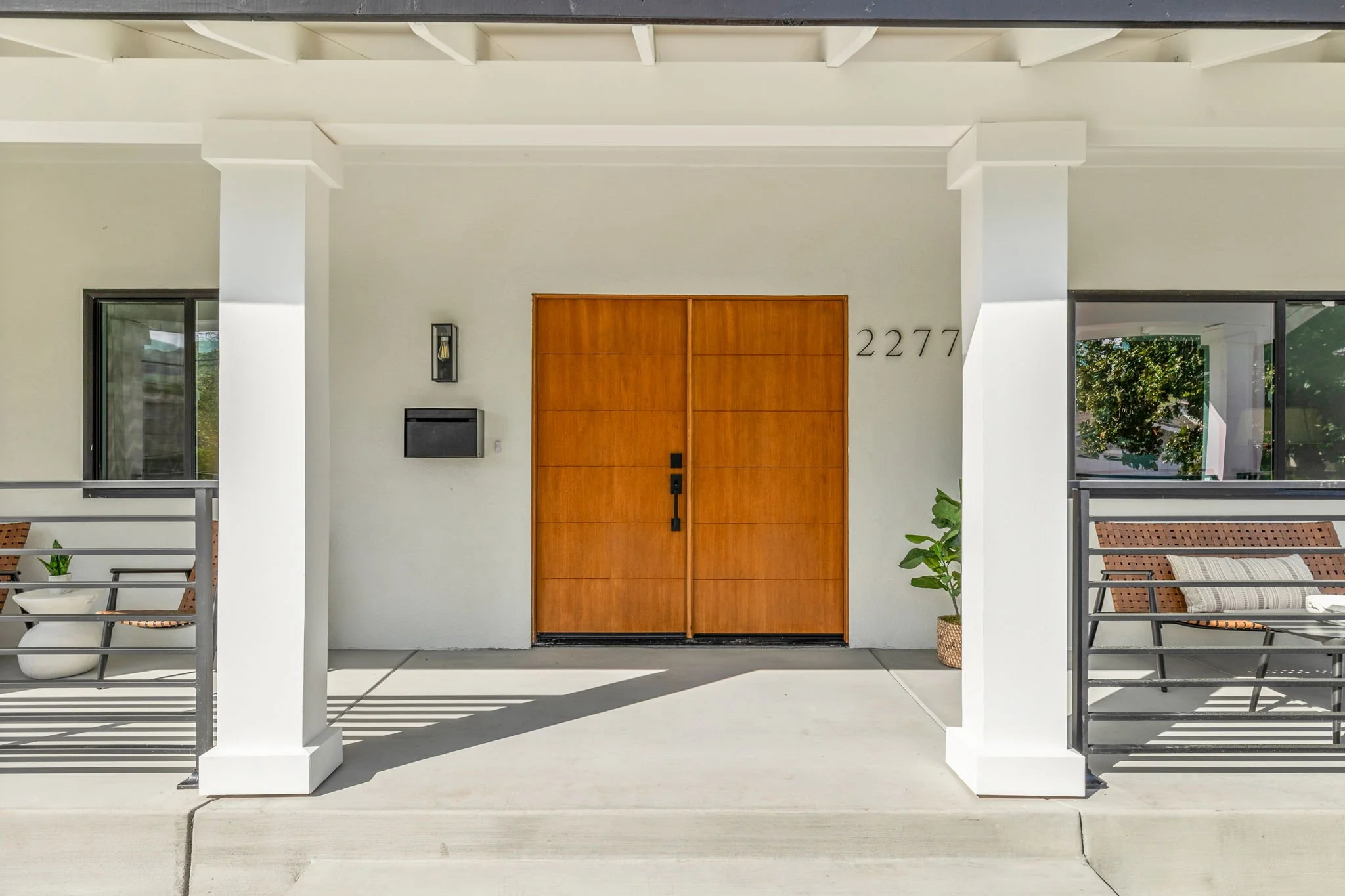 4-web-or-mls-So Gold Exterior-5.jpg