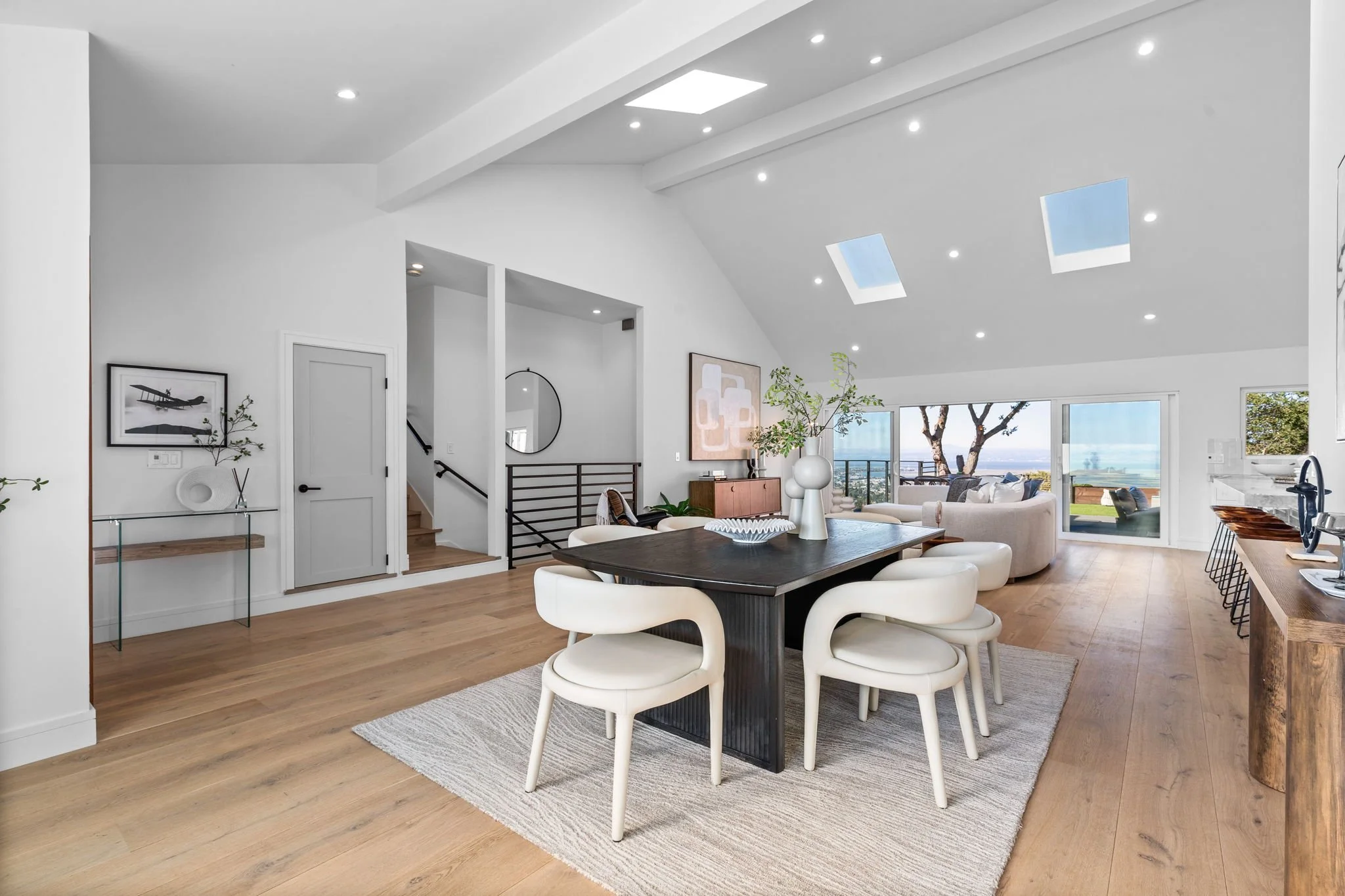 21-web-or-mls-So Gold Photo-7.jpg