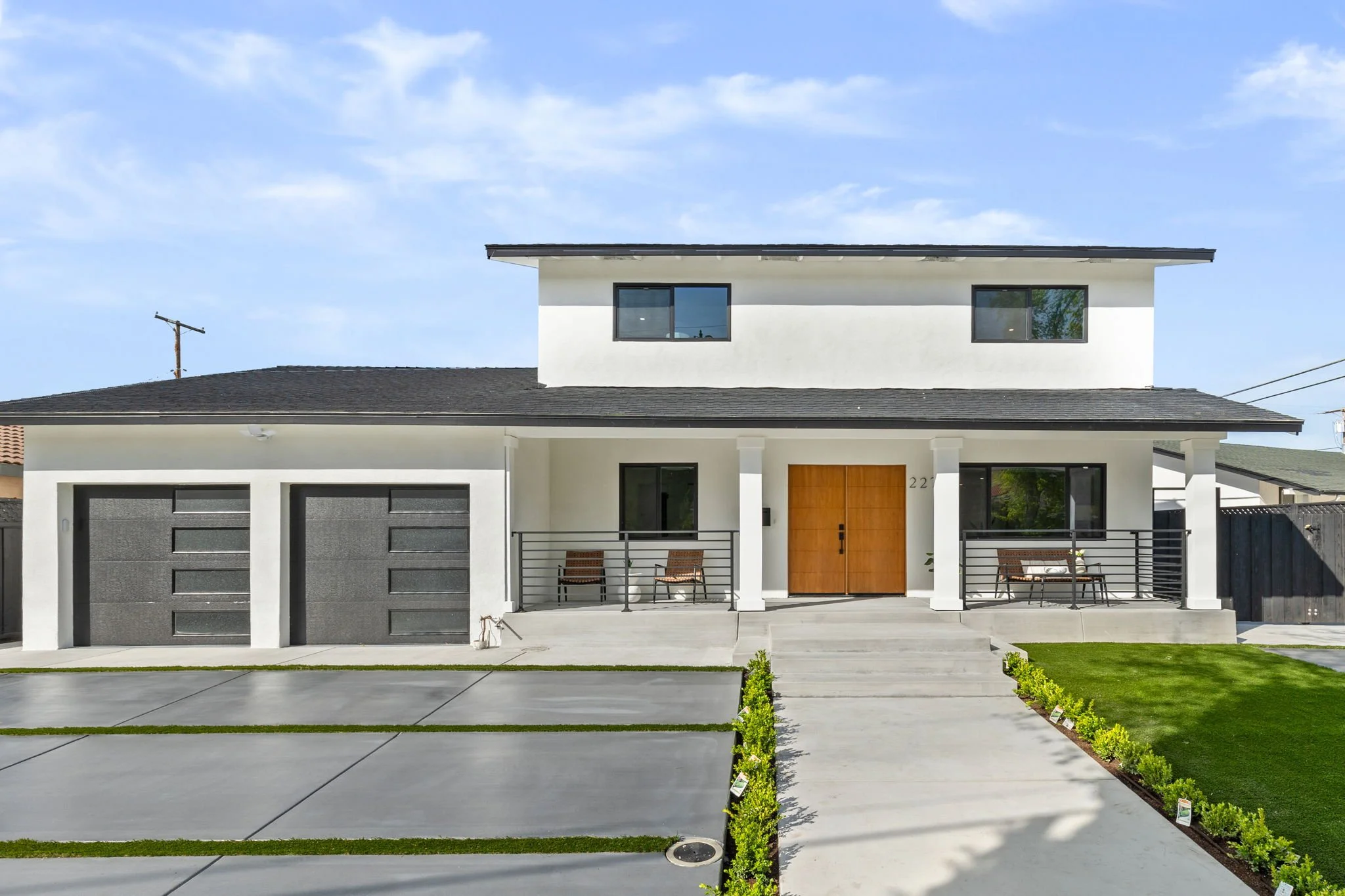 0-web-or-mls-So Gold Exterior-1.jpg