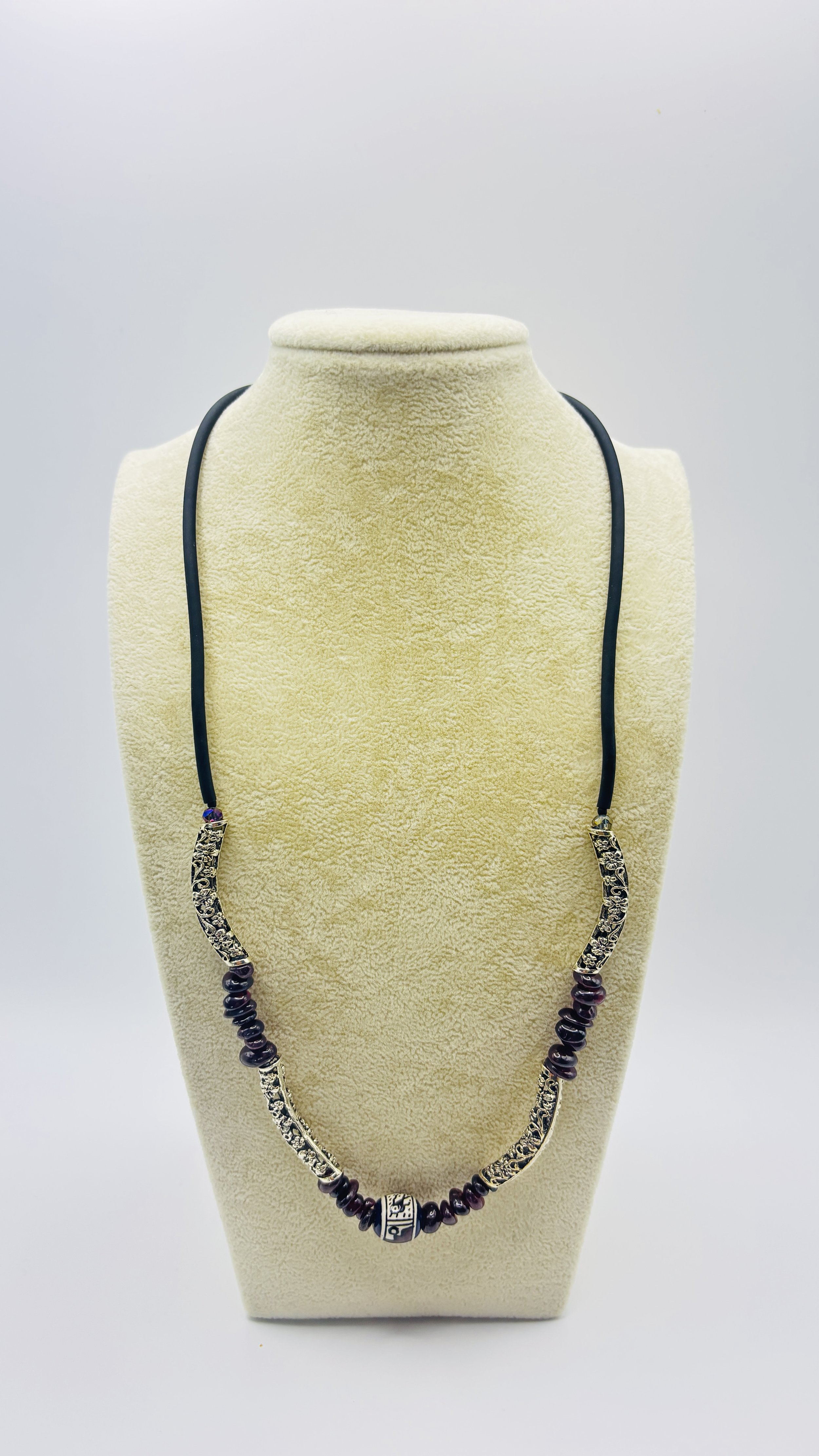 Vintage Garnet necklace3.JPG